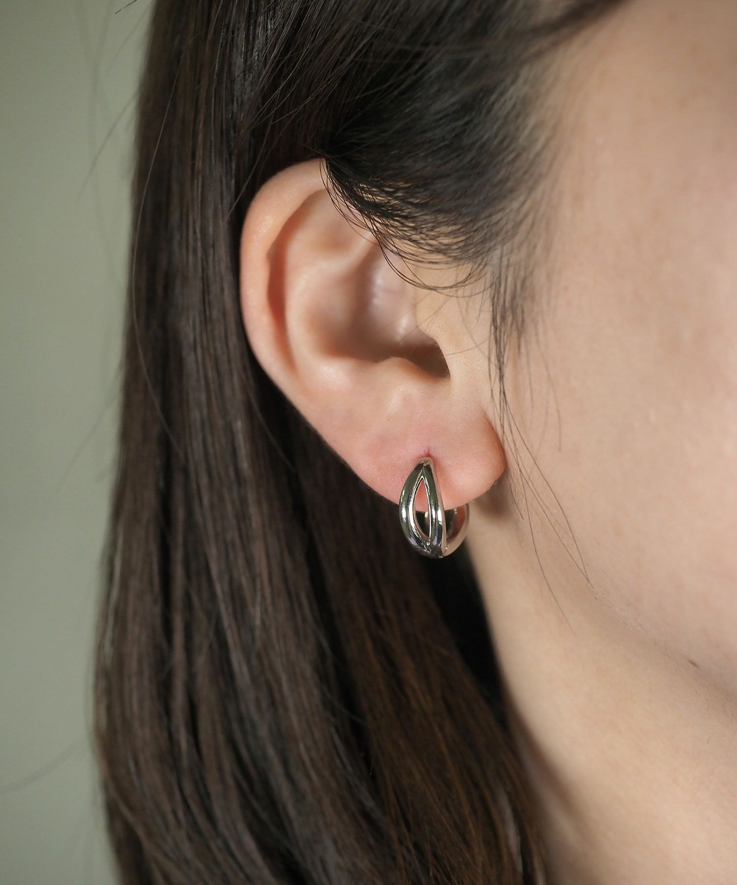 スクエアスプリングフープACピアス