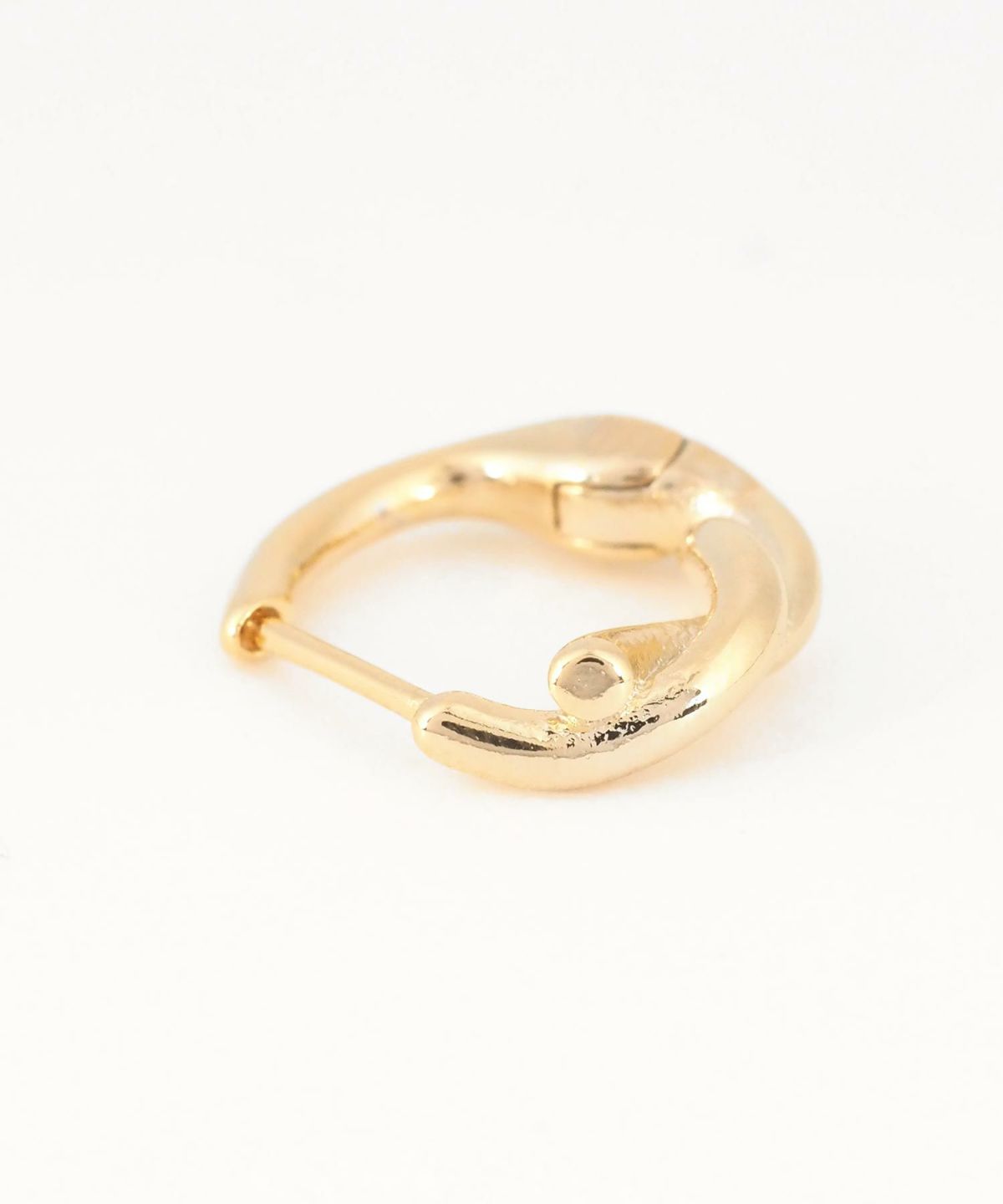 クロスループスプリングフープピアス