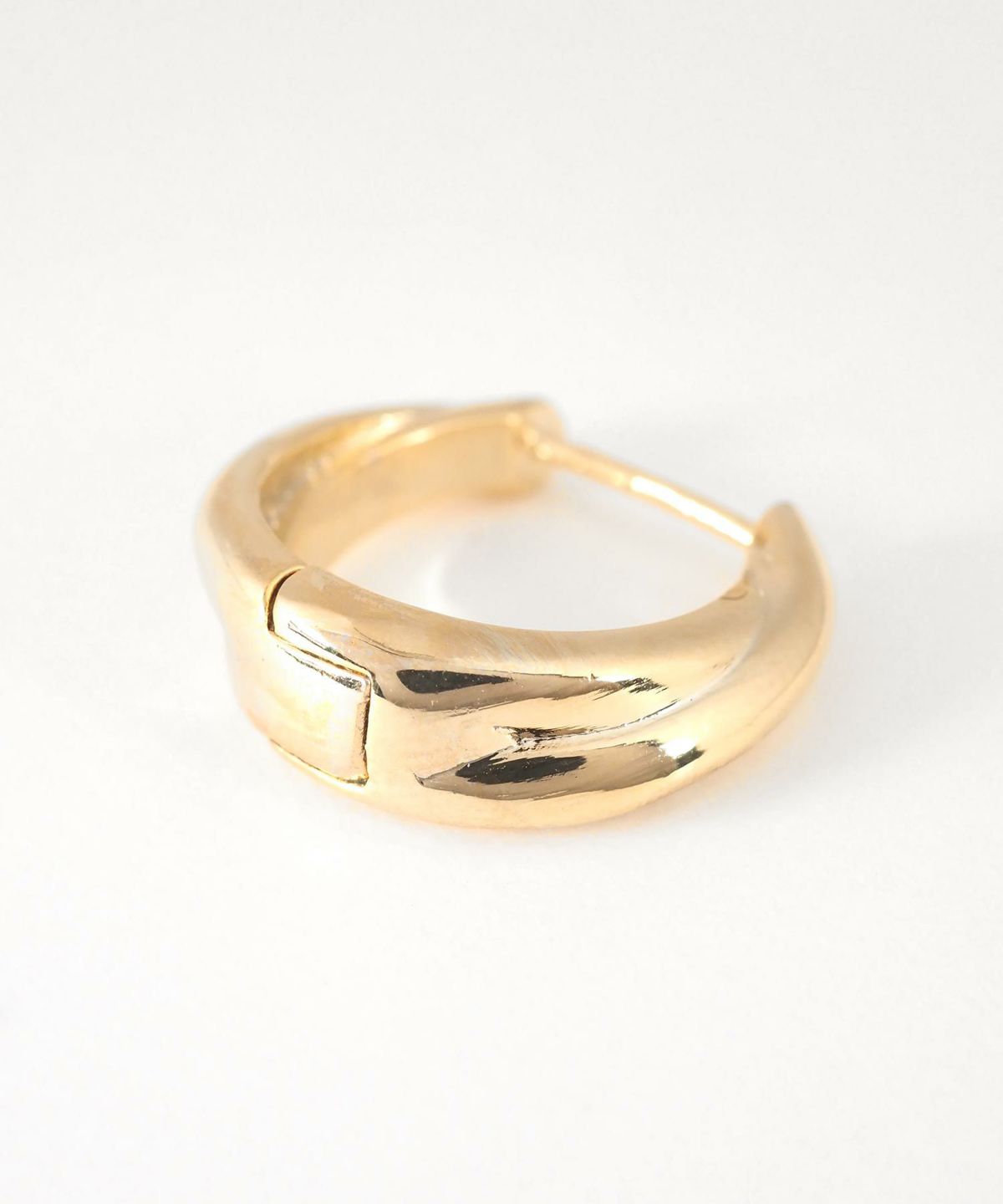 ダブルラインスプリングフープピアス