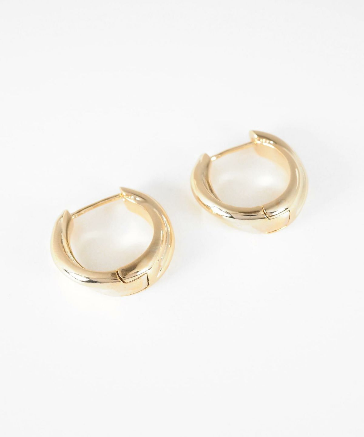 ダブルラインスプリングフープピアス