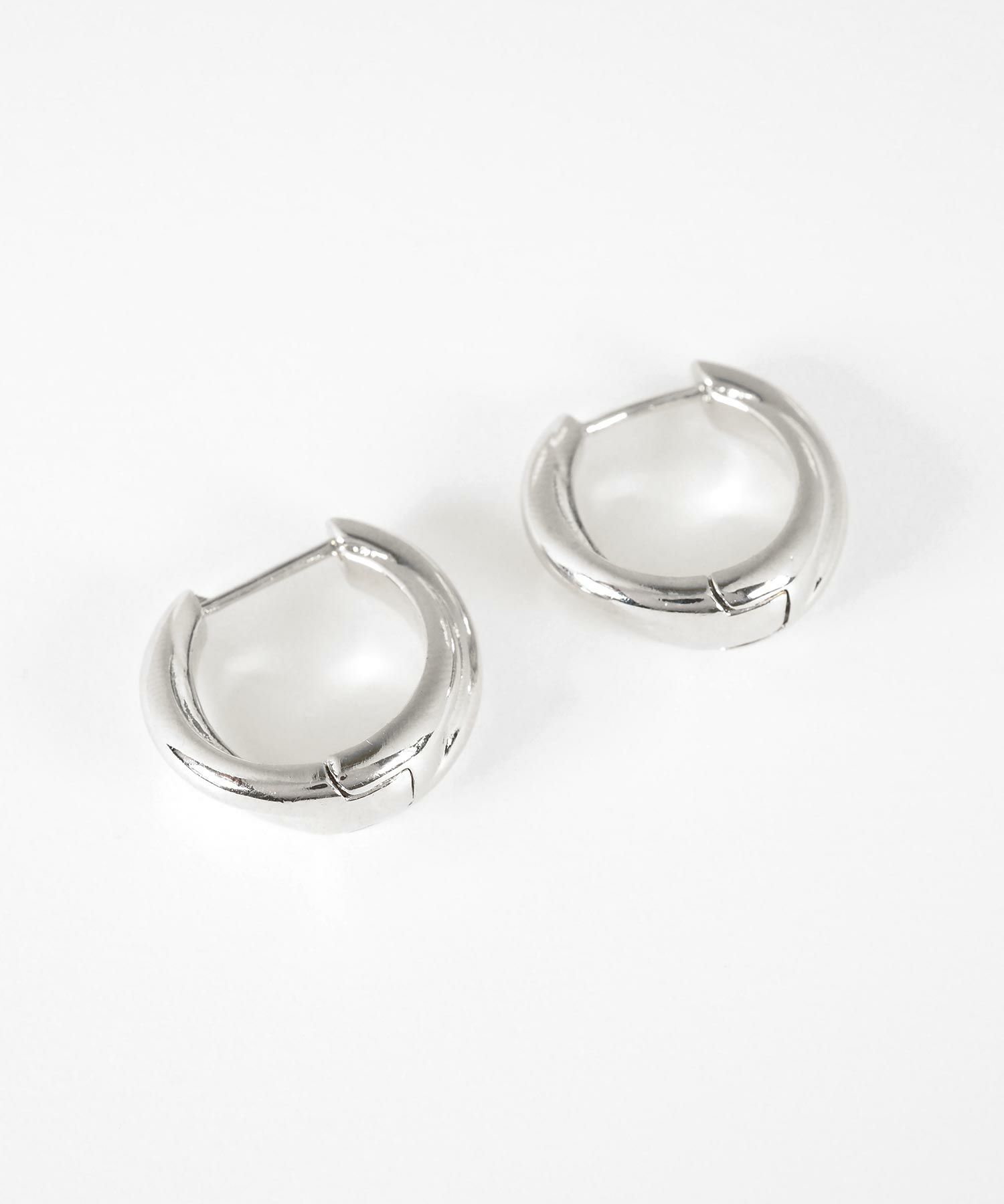 ダブルラインスプリングフープピアス