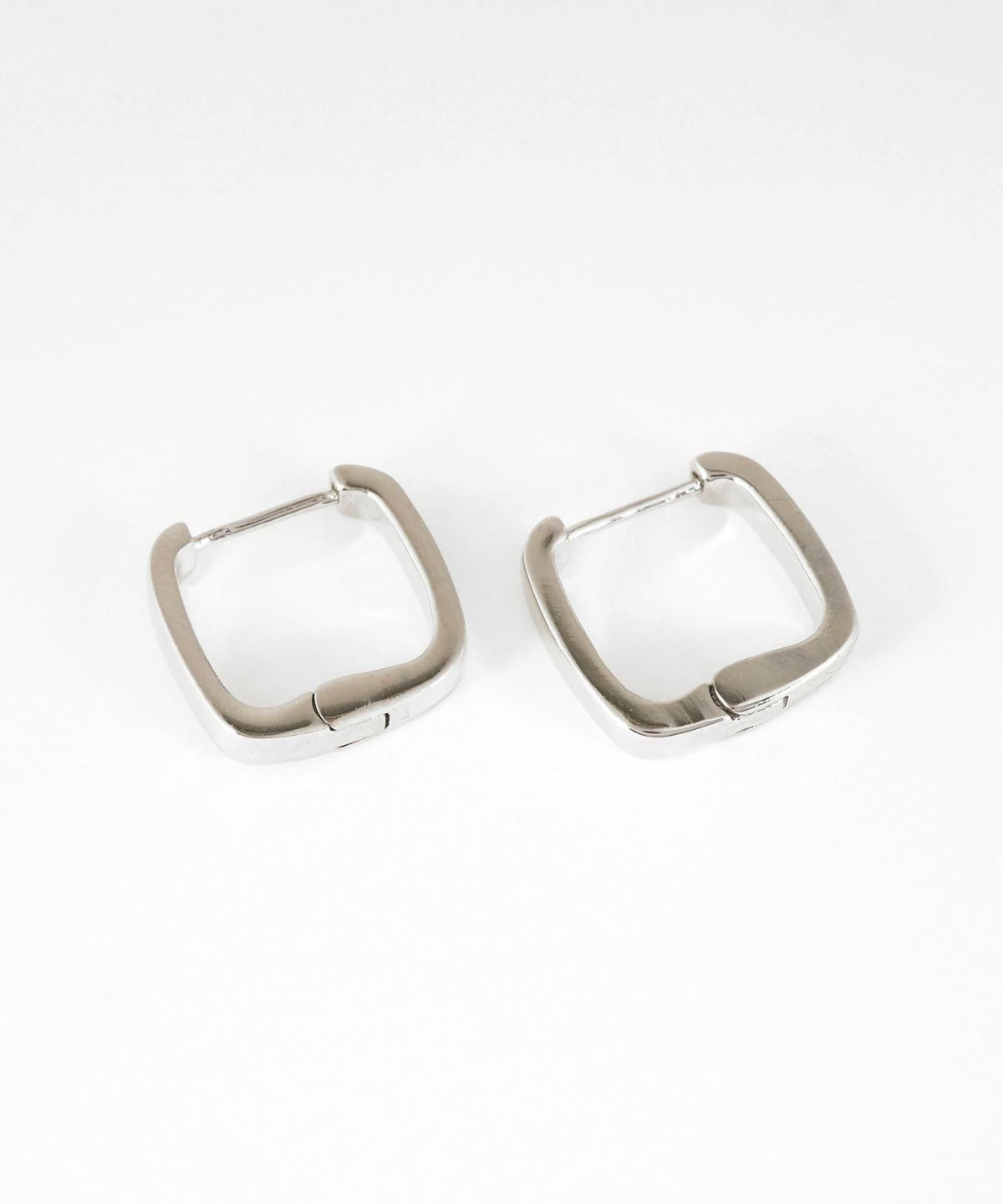 スクエアスプリングフープACピアス