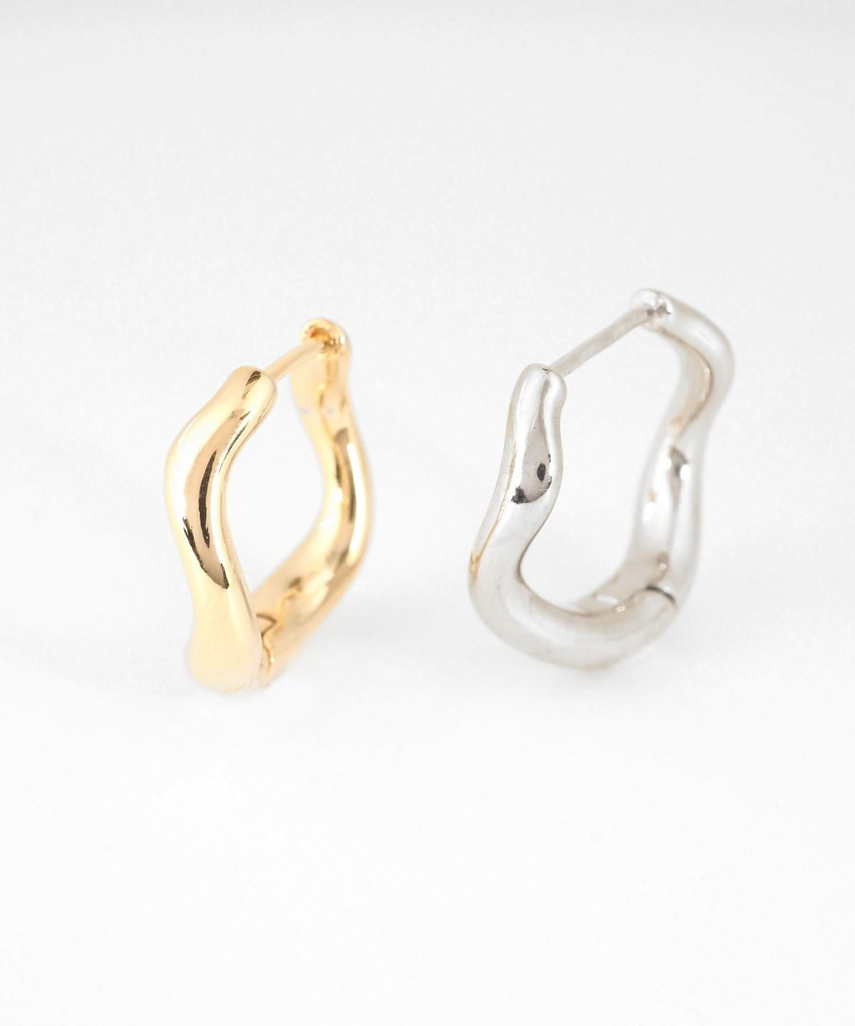 ニュアンススプリングフープピアス