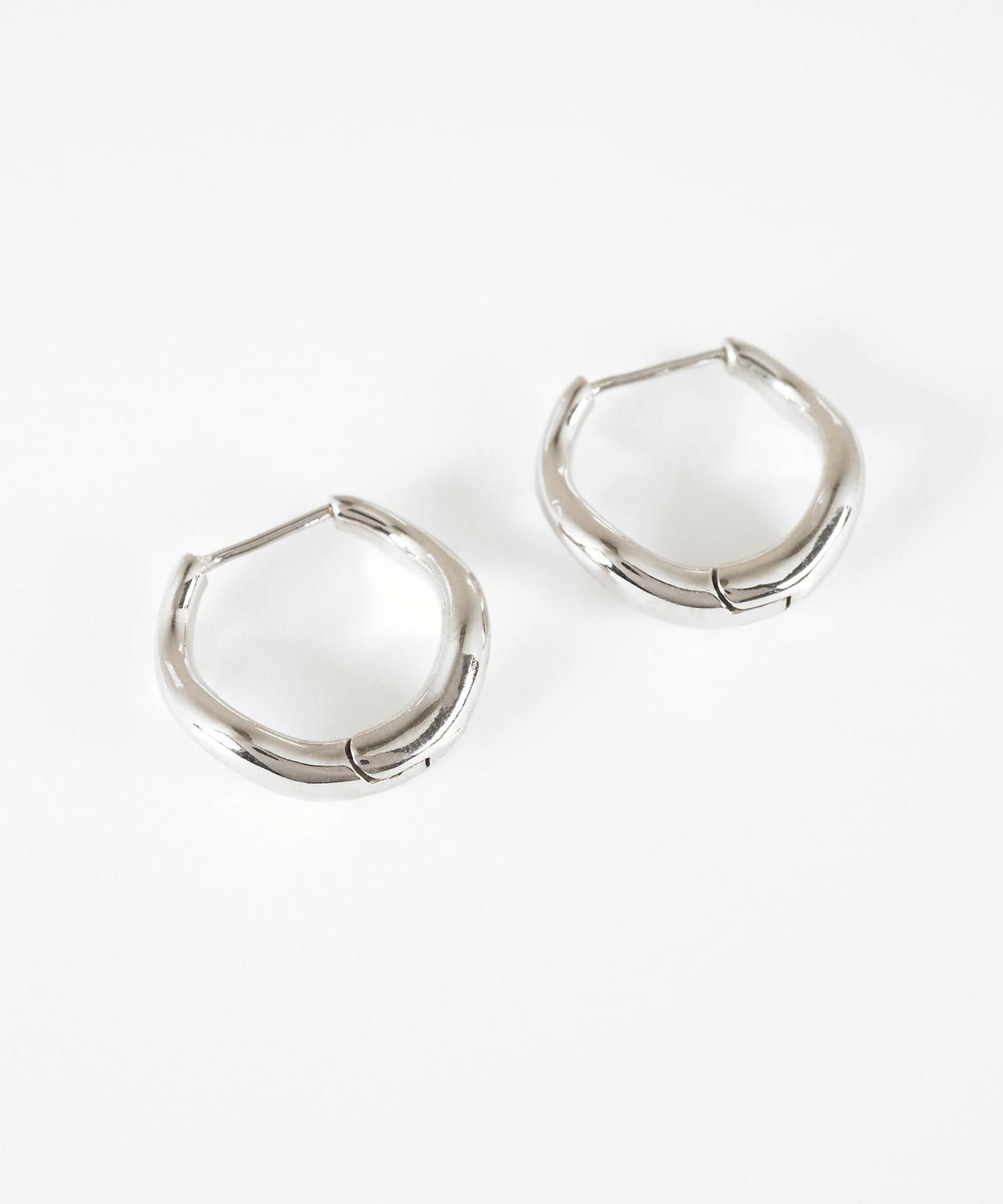 ニュアンススプリングフープピアス