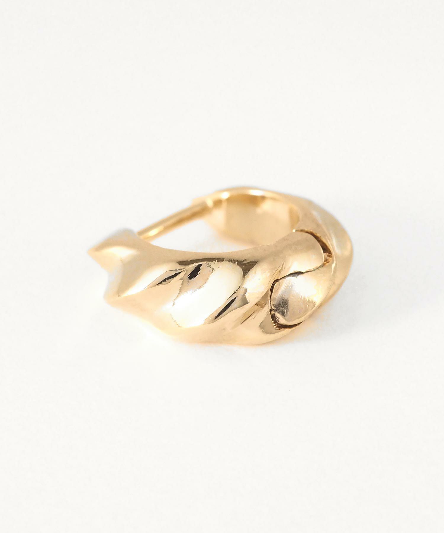 ホイップメタルスプリングフープピアス