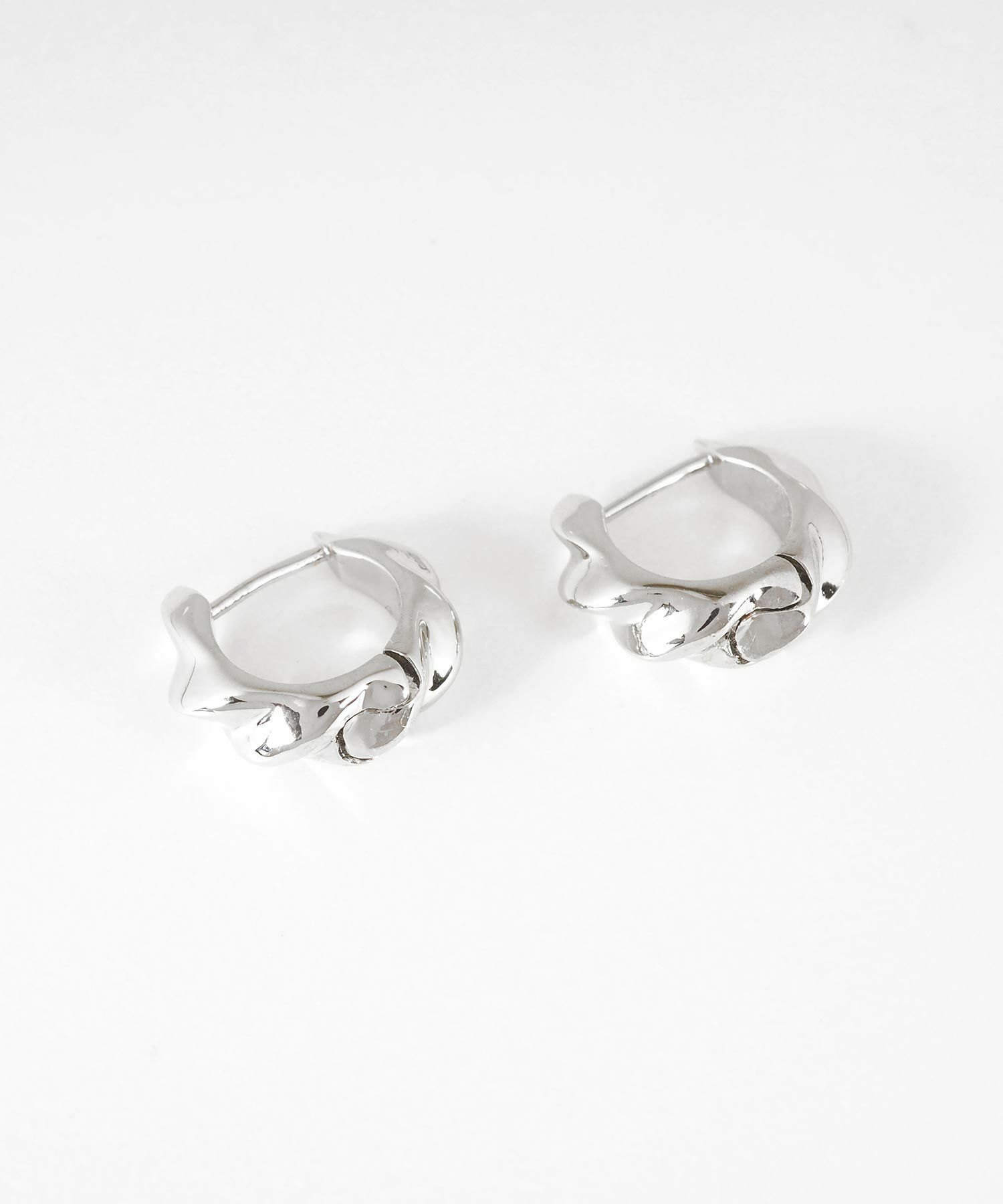 ホイップメタルスプリングフープピアス