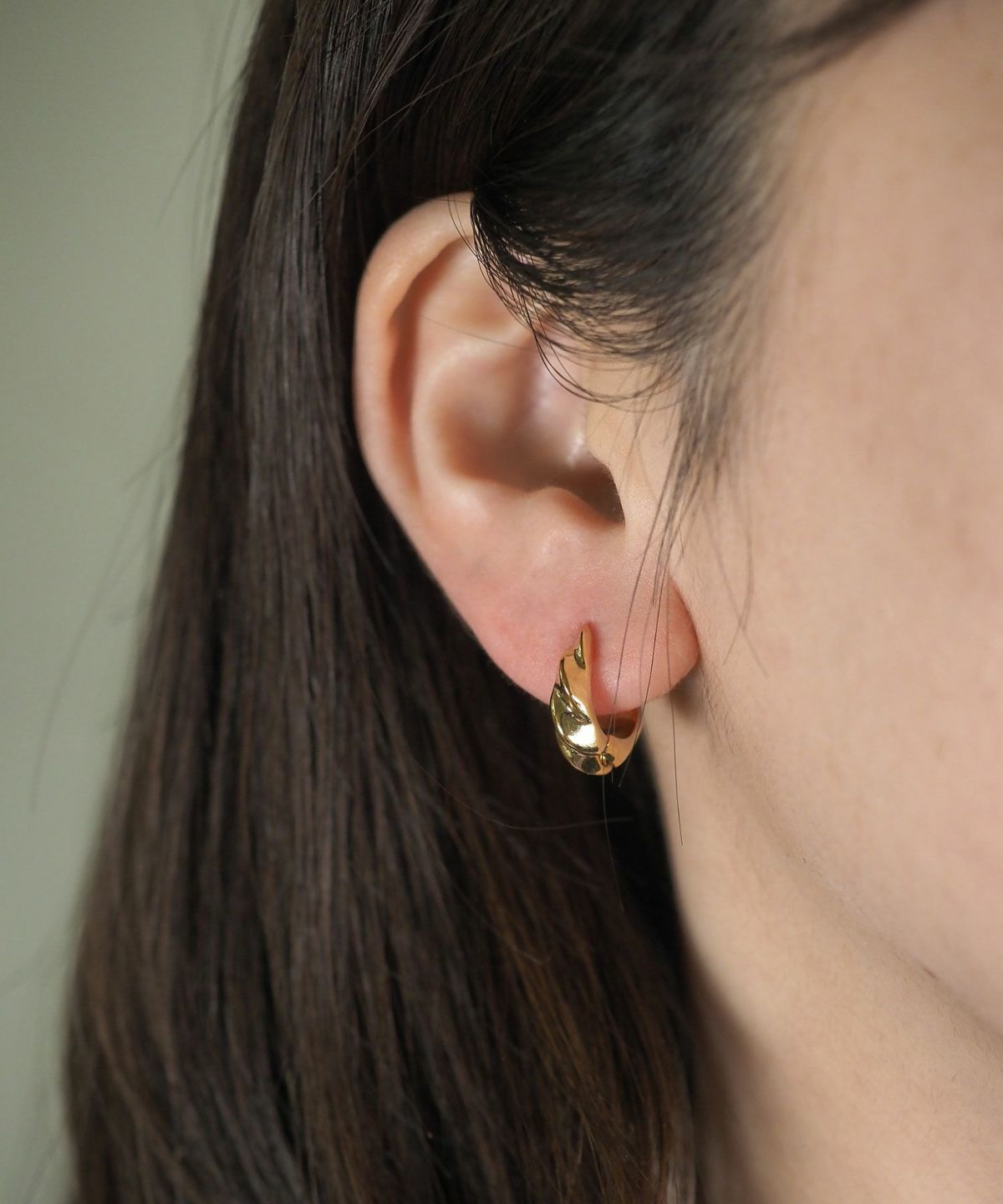 ホイップメタルスプリングフープピアス