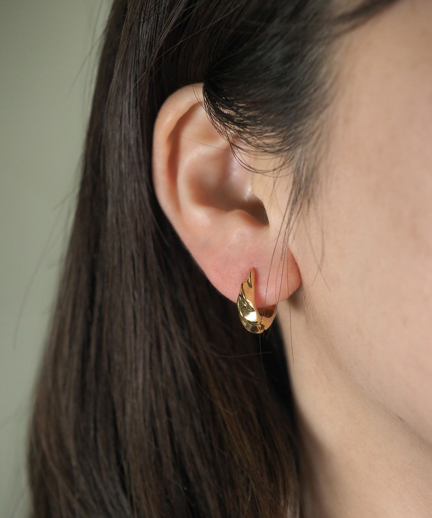 ホイップメタルスプリングフープピアス