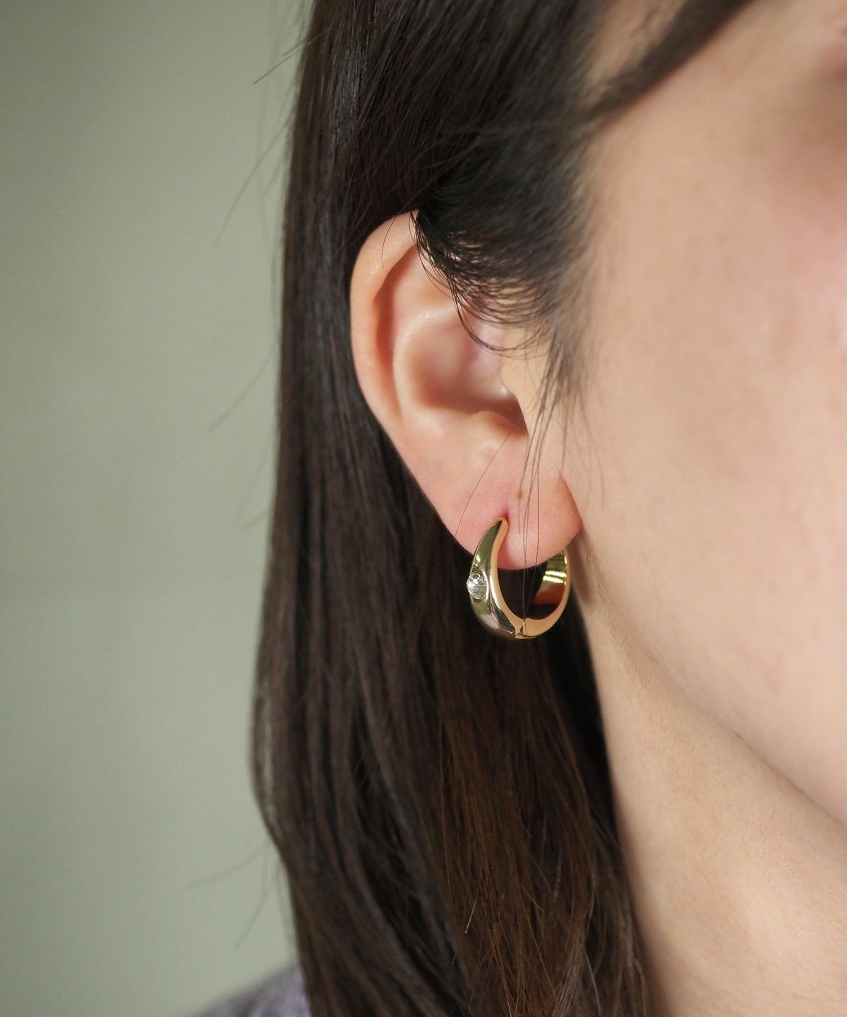 チャンキーストーンスプリングフープピアス