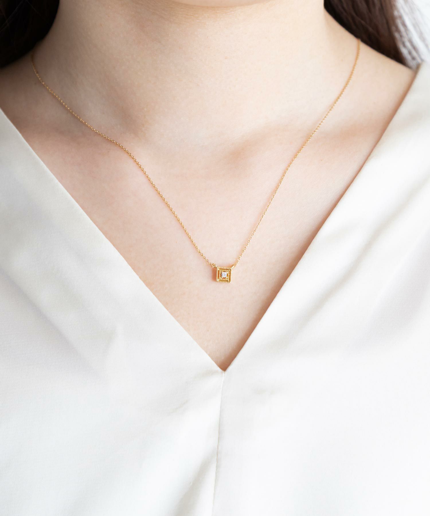 スクエアフレームプチペンダント