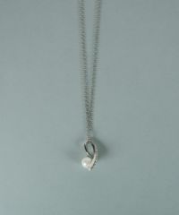 貝パールリボンラインネックレス