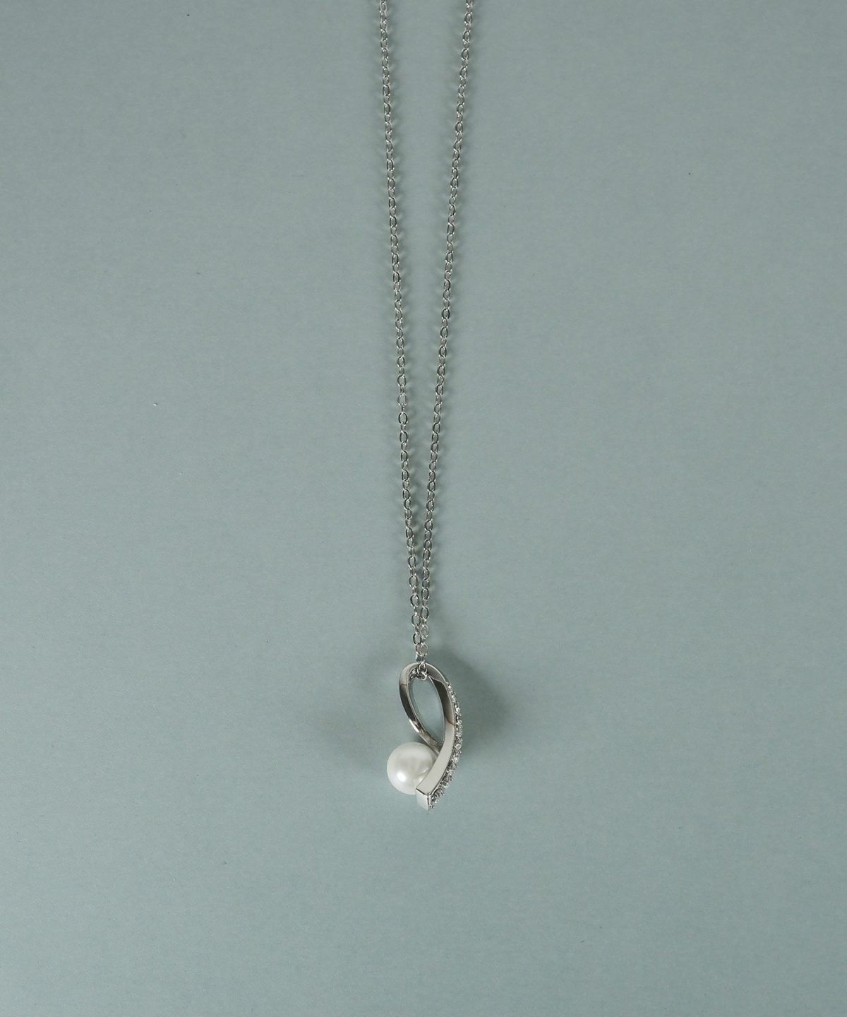 貝パールリボンラインネックレス