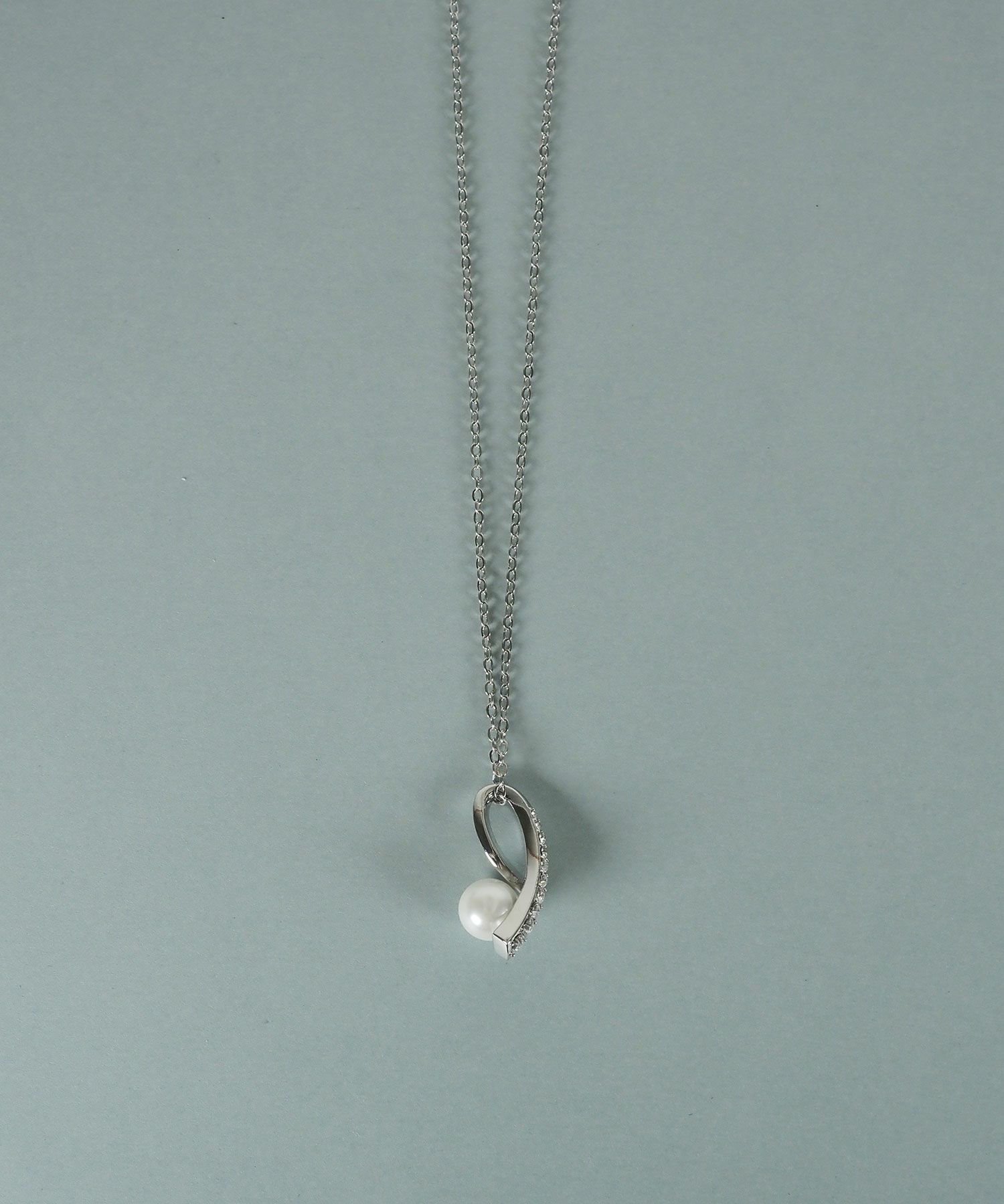 貝パールリボンラインネックレス