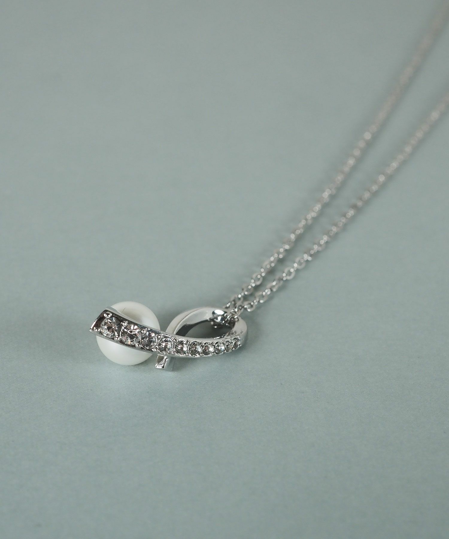 貝パールリボンラインネックレス