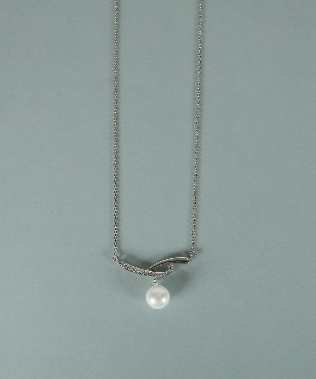 貝パールカーブラインネックレス