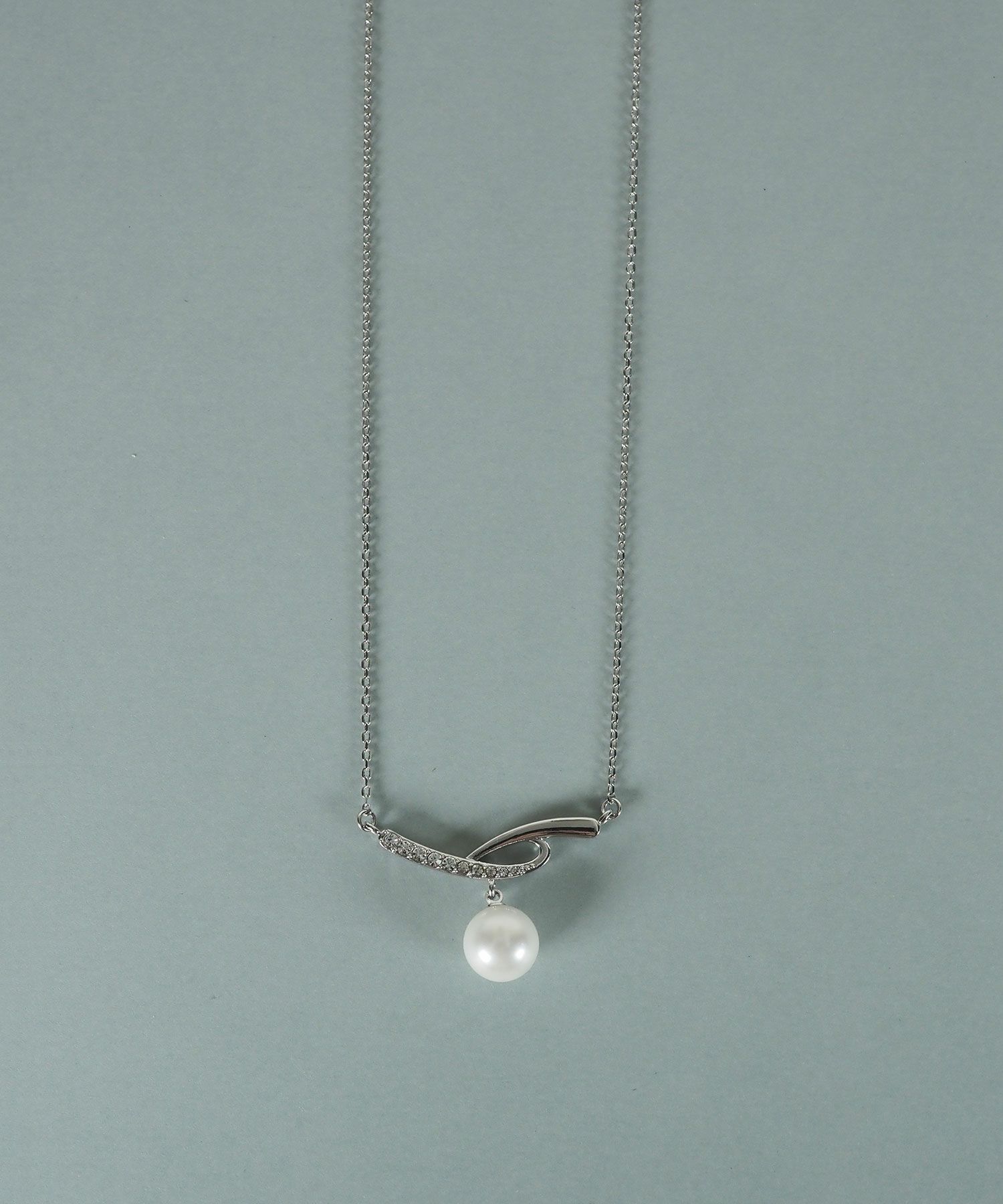 貝パールカーブラインネックレス