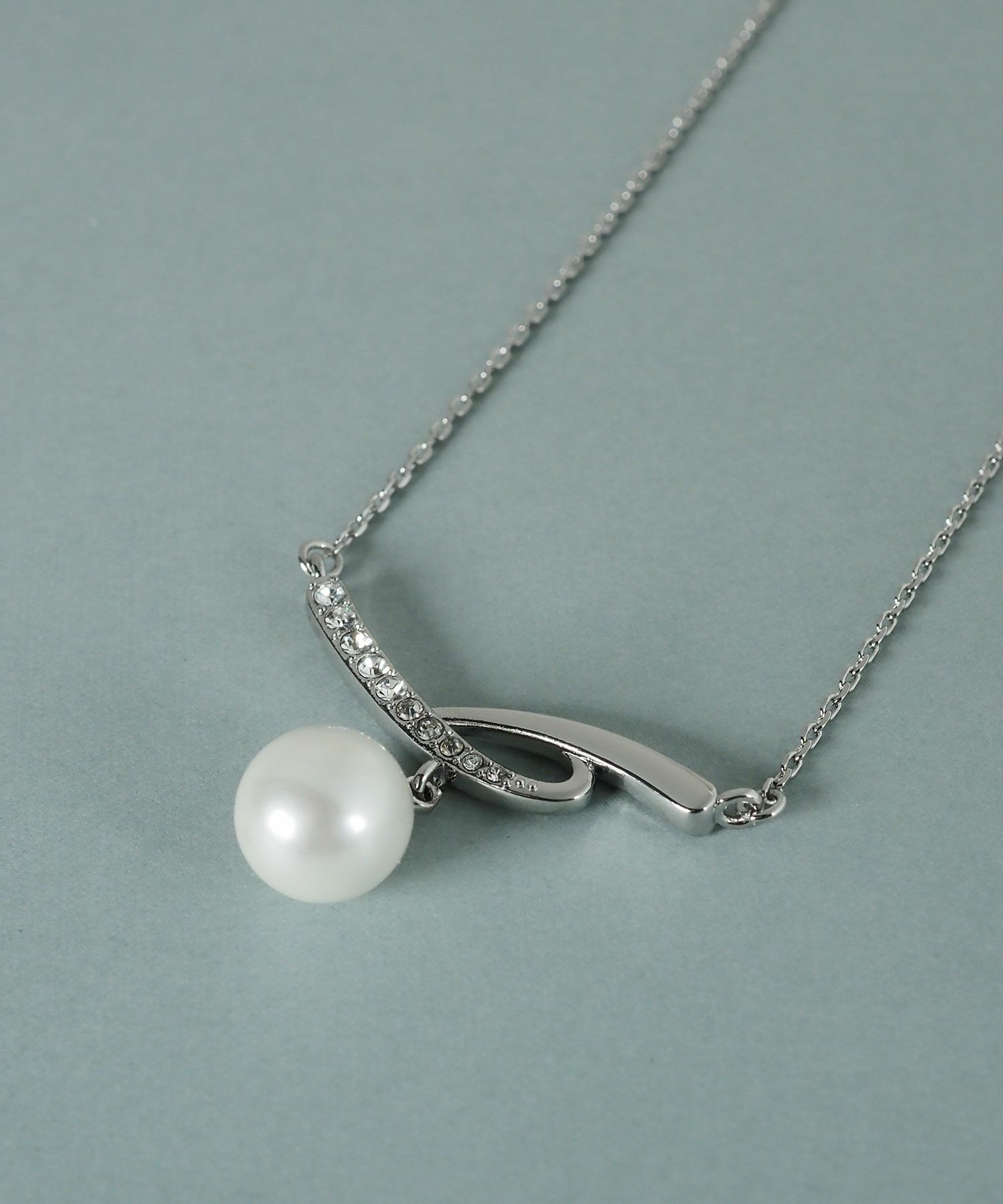 貝パールカーブラインネックレス