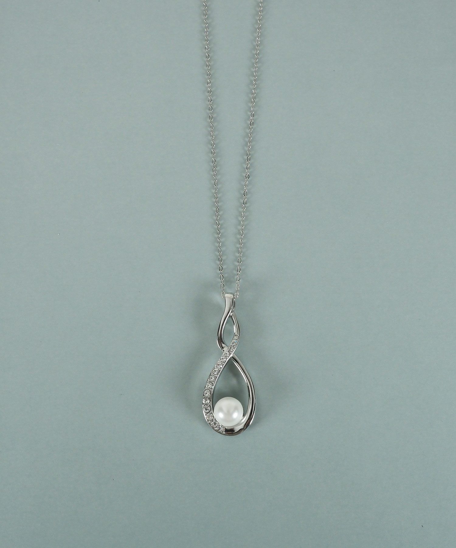 貝パールカーブパヴェネックレス【JUNO PREMIUM】