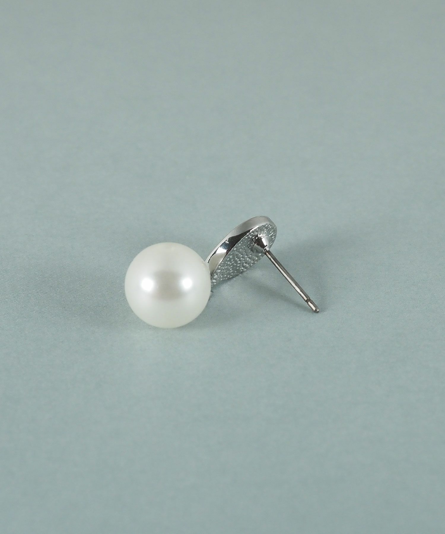 貝パールドロップパヴェピアス