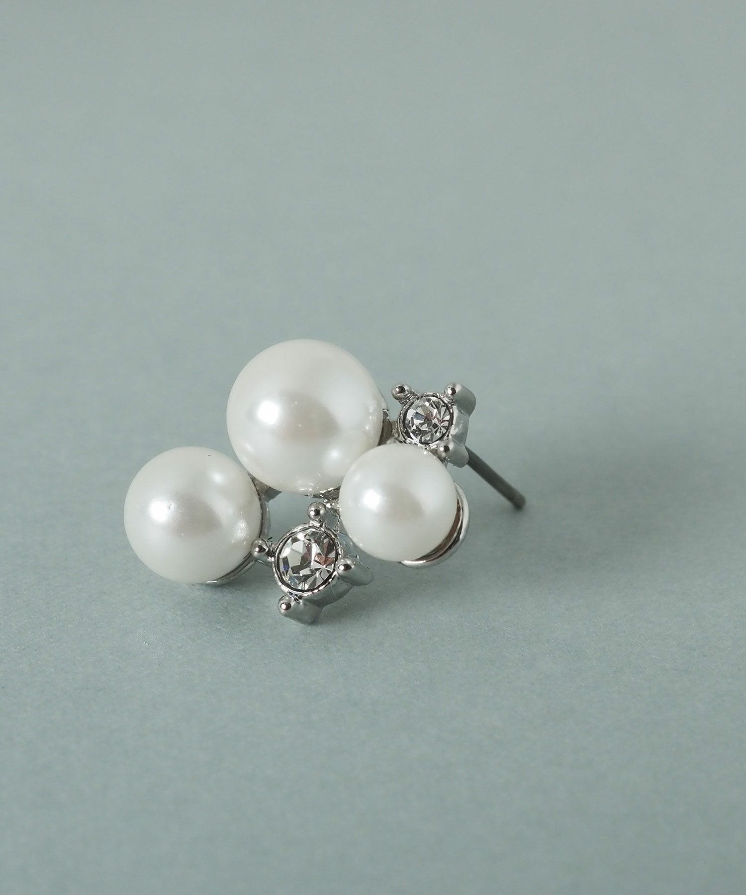 トリプル貝パールビジューピアス【JUNO PREMIUM】