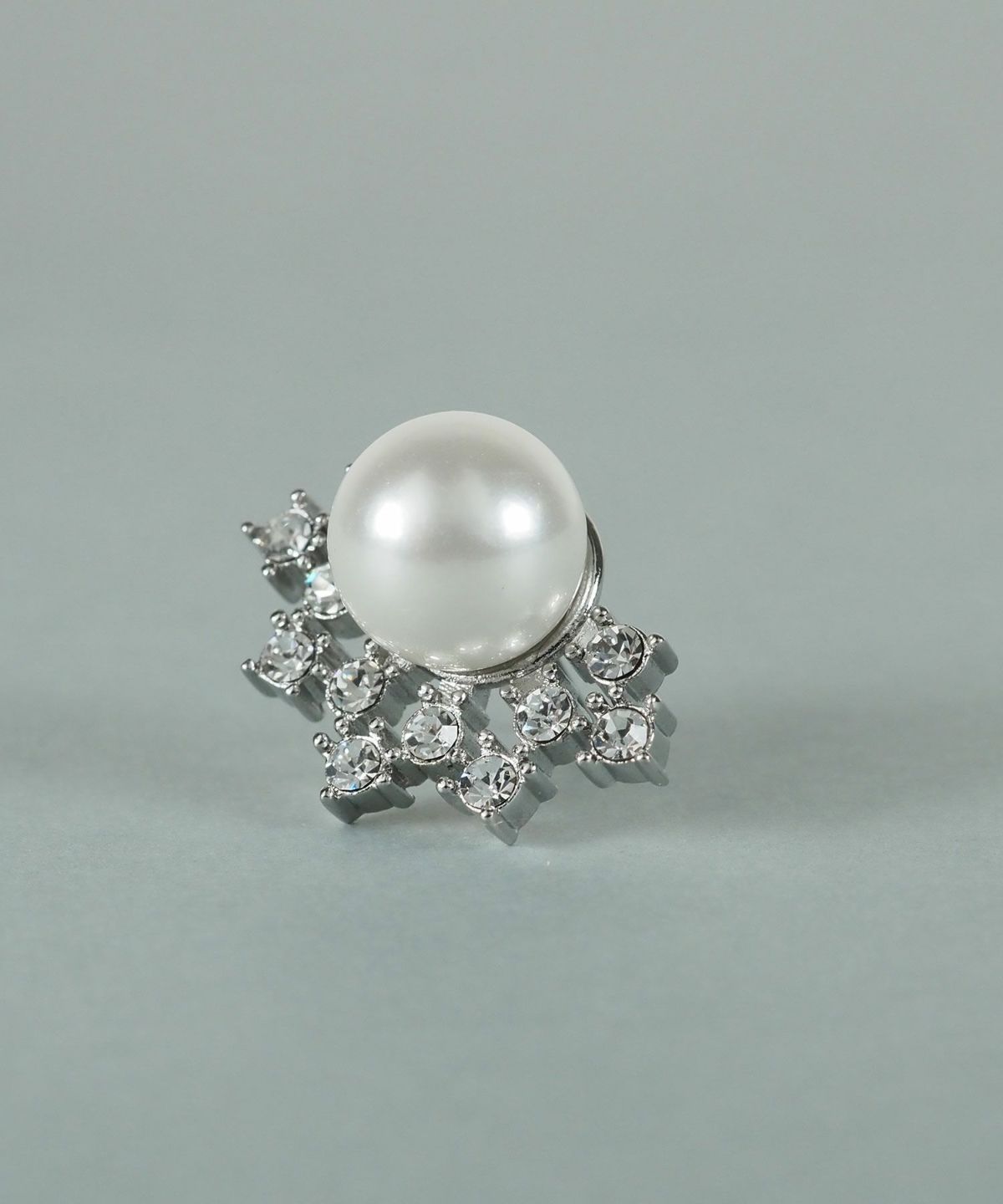 貝パールファンシェイプストーンピアス