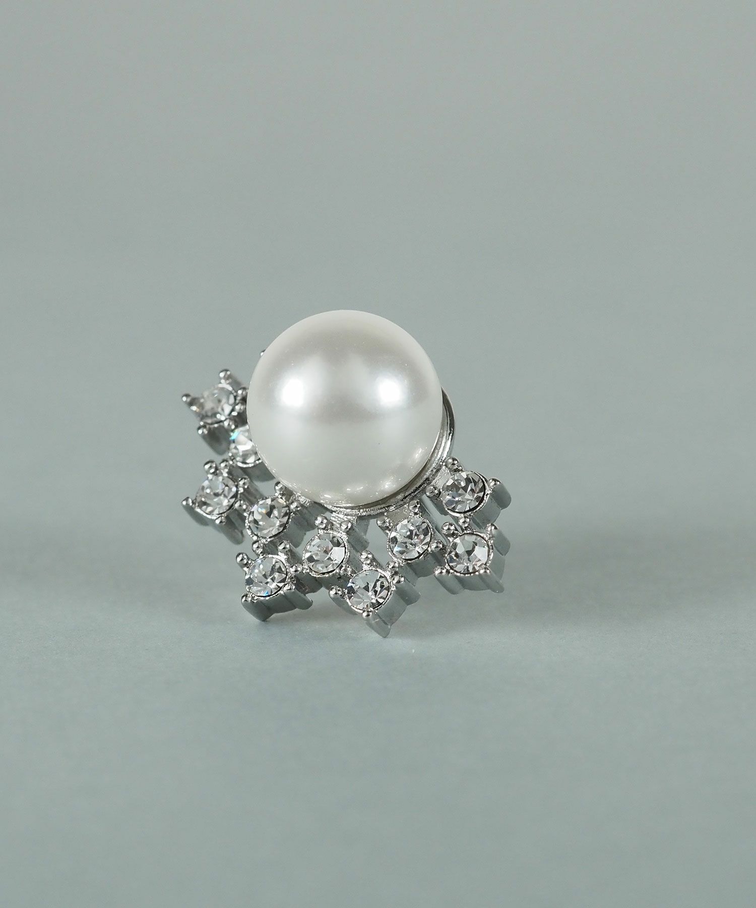 貝パールファンシェイプストーンピアス