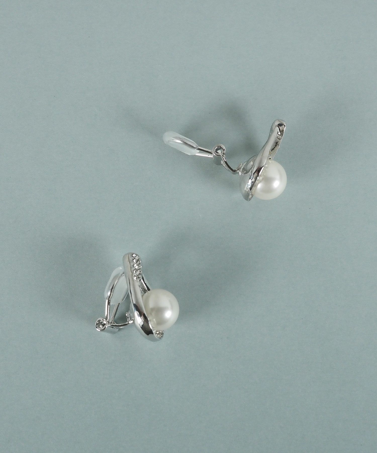 貝パールドロップラインイヤリング