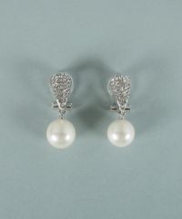 貝パールリーフパヴェイヤリング