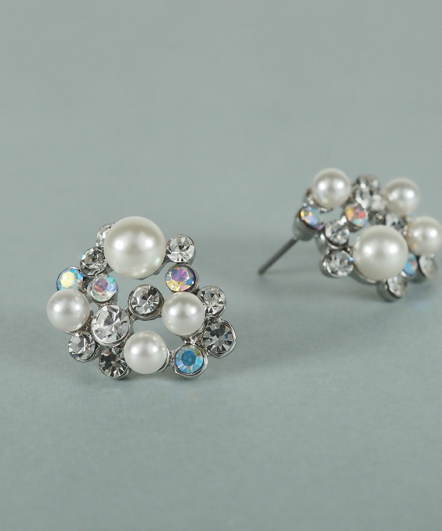 貝パールオーロラビジューピアス