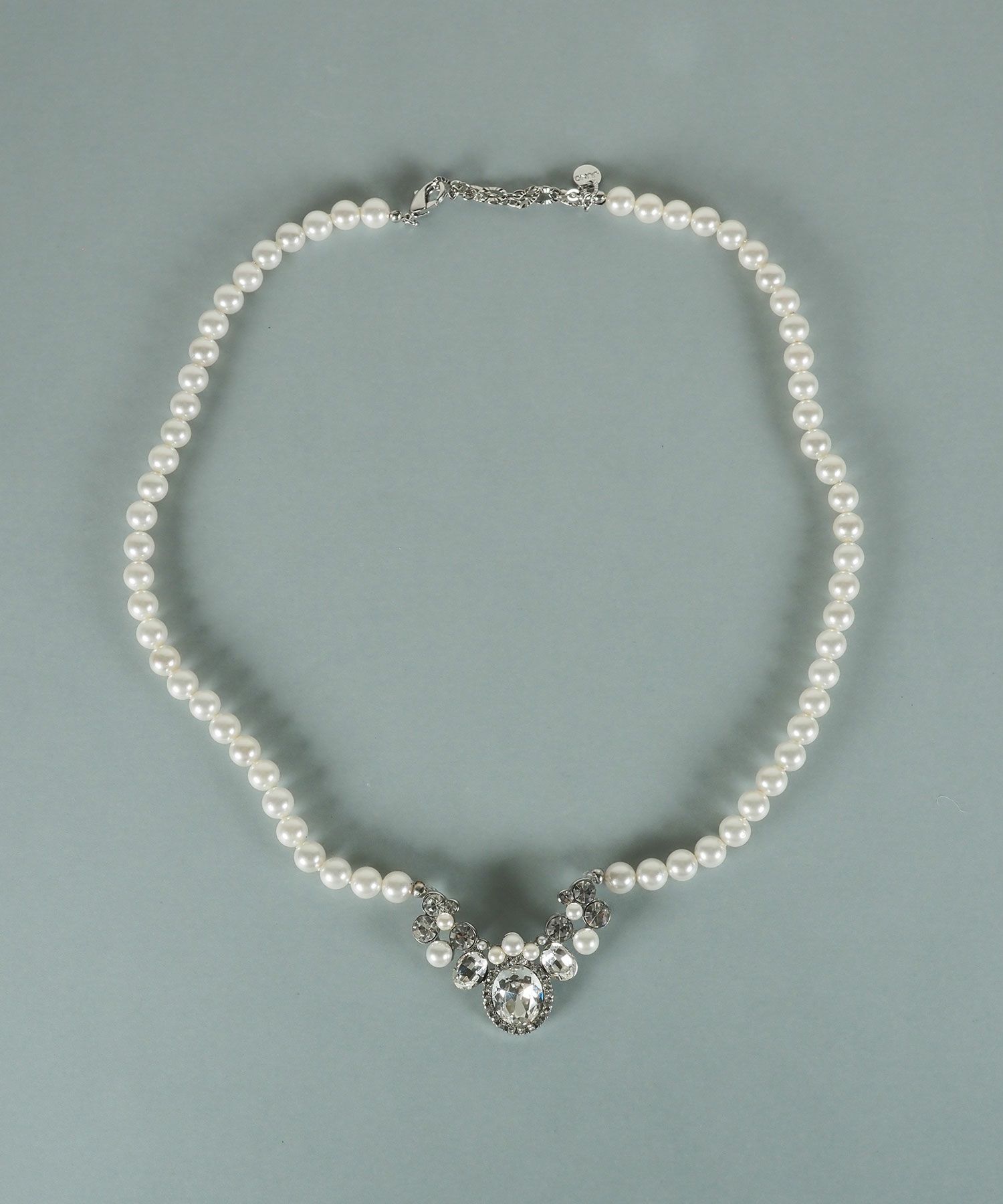 貝パールビジューネックレス