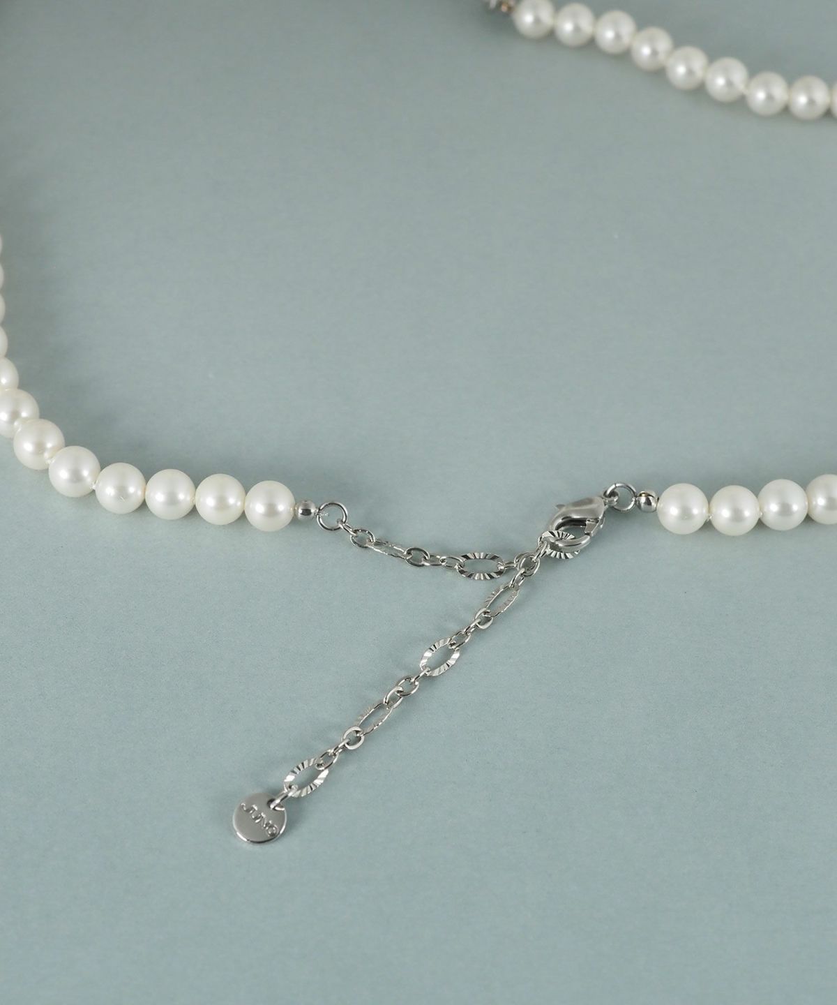 貝パールビジューネックレス