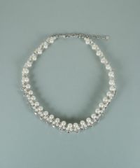 貝パールラインストーンネックレス