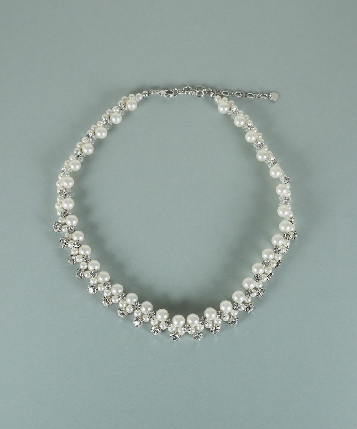 貝パールラインストーンネックレス