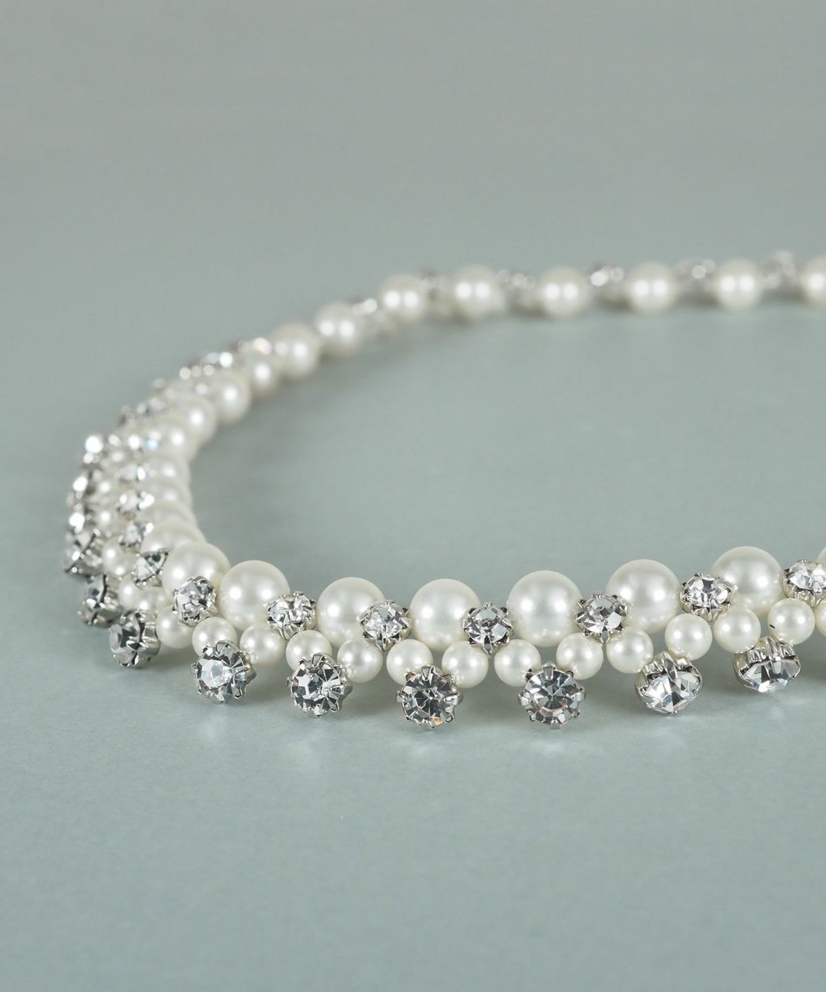 貝パールラインストーンネックレス