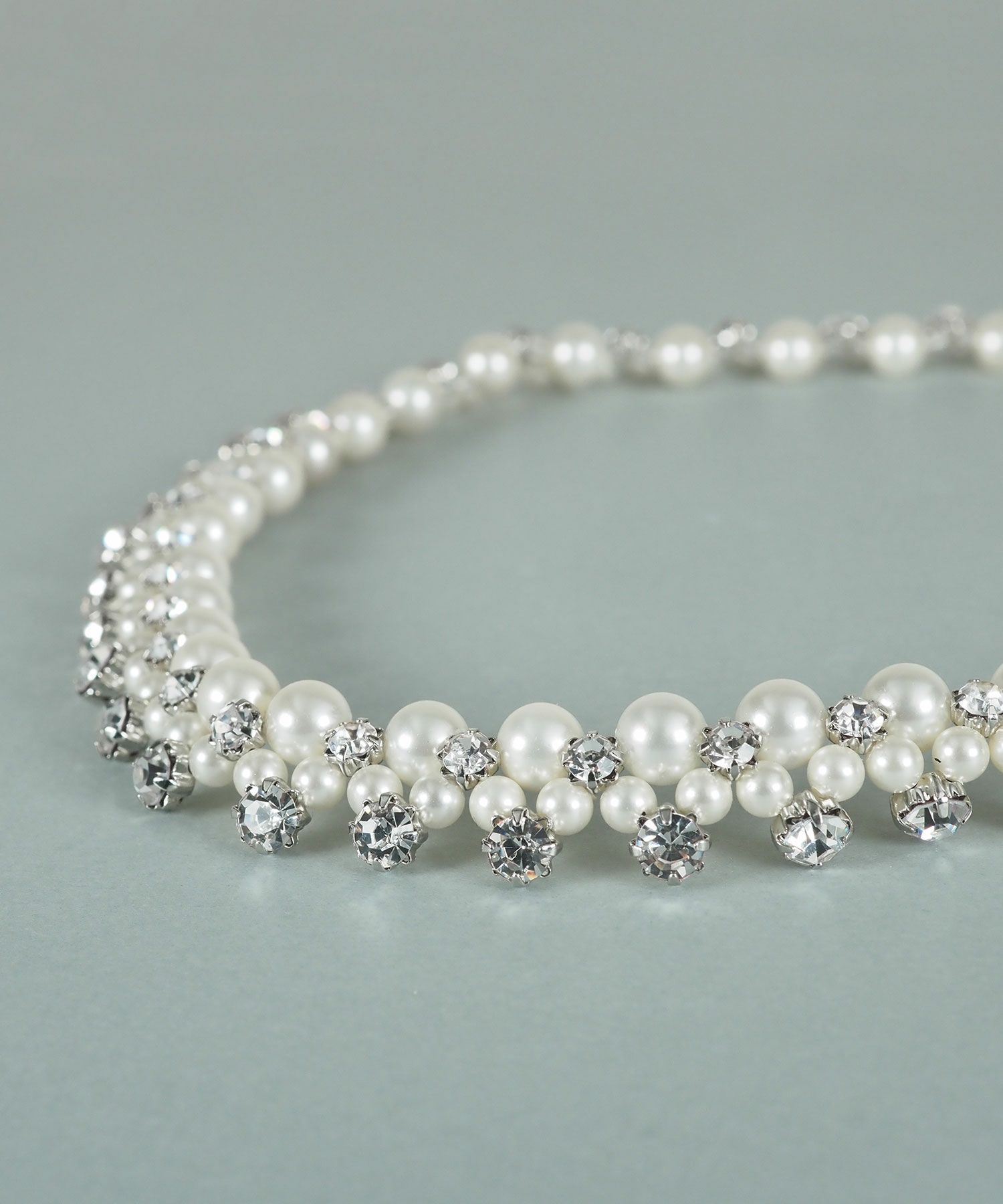 貝パールラインストーンネックレス