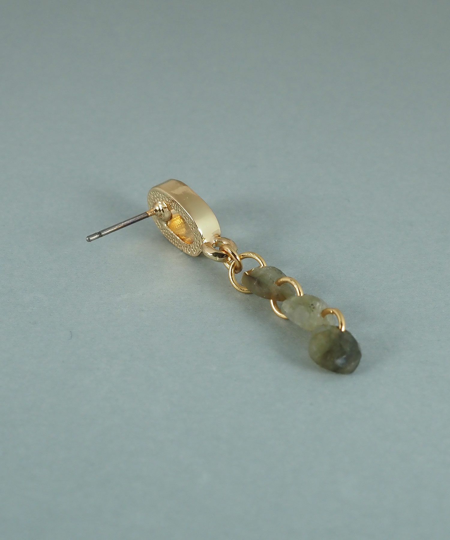 ラブラドライトオーバルメタルピアス【JUNO PREMIUM】