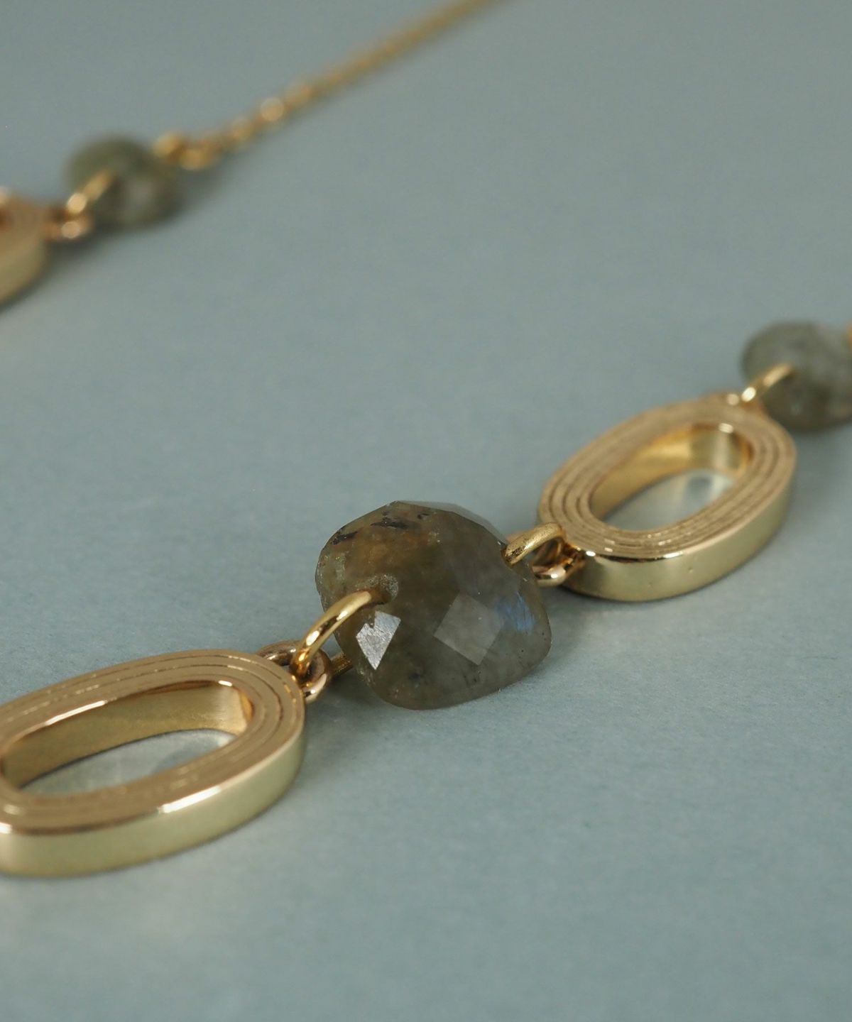 ラブラドライトオーバルメタルネックレス【JUNO PREMIUM】