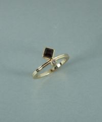 スクエアガーネットクリスタルリング【JUNO PREMIUM】