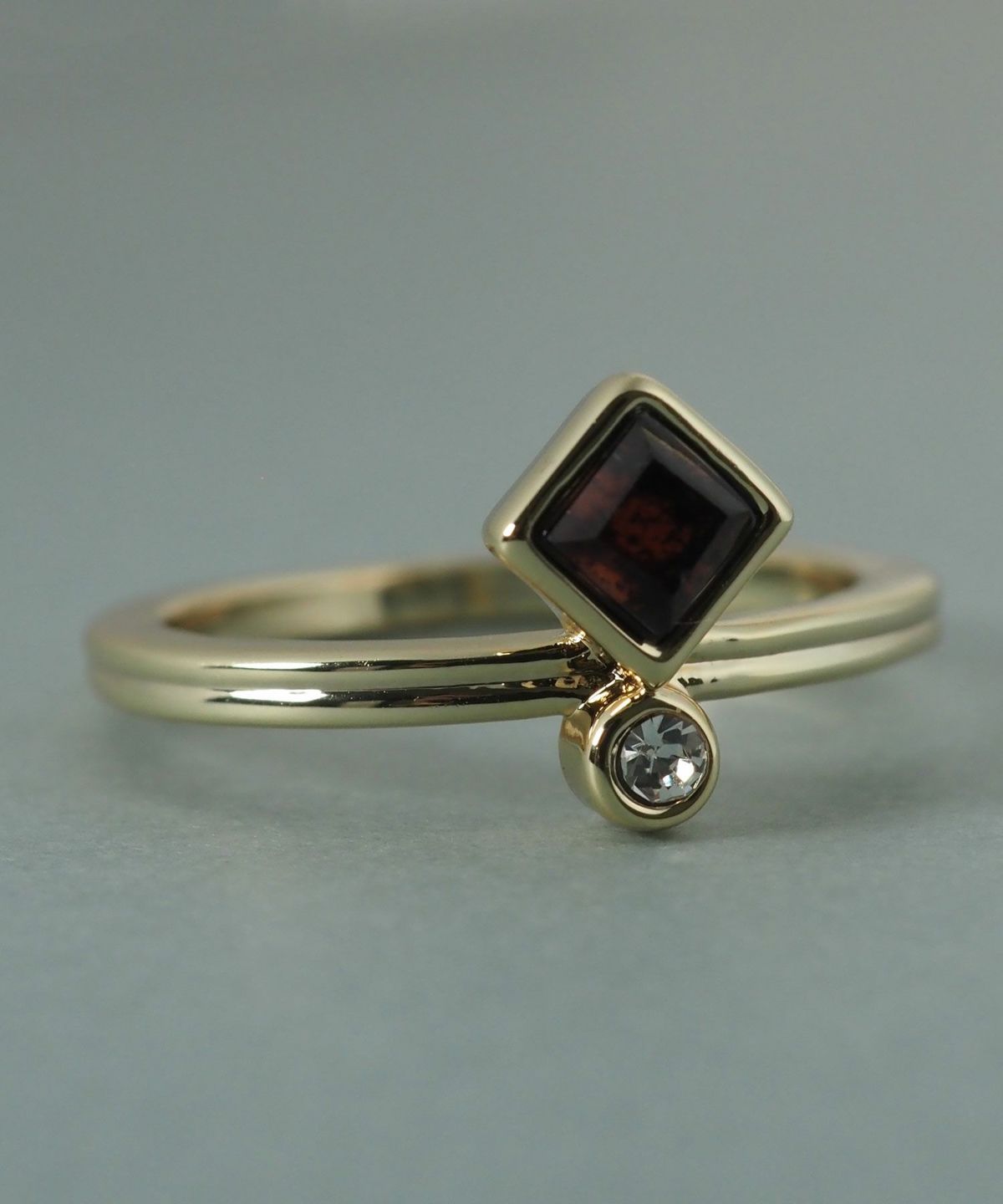 スクエアガーネットクリスタルリング【JUNO PREMIUM】