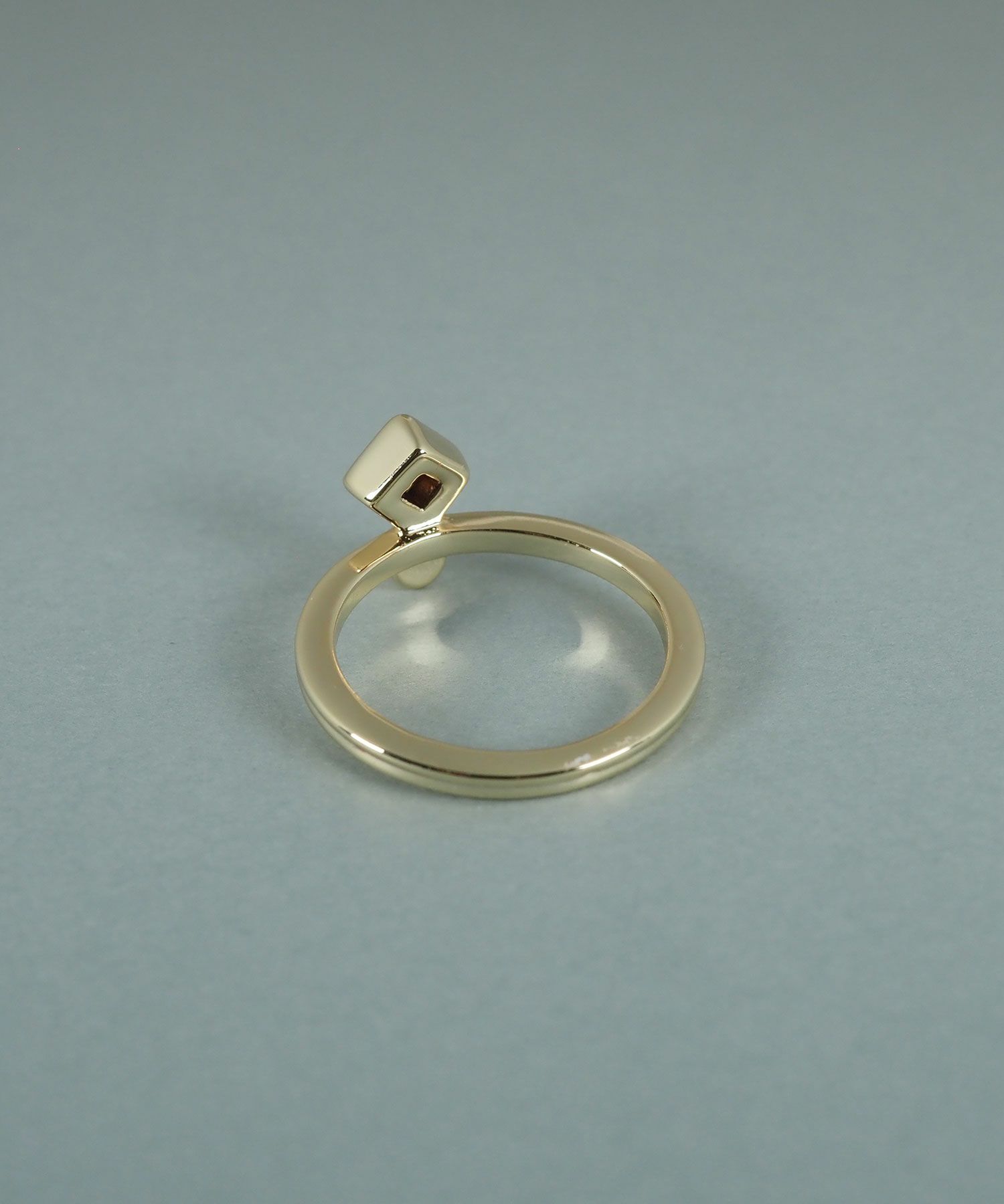 スクエアガーネットクリスタルリング【JUNO PREMIUM】