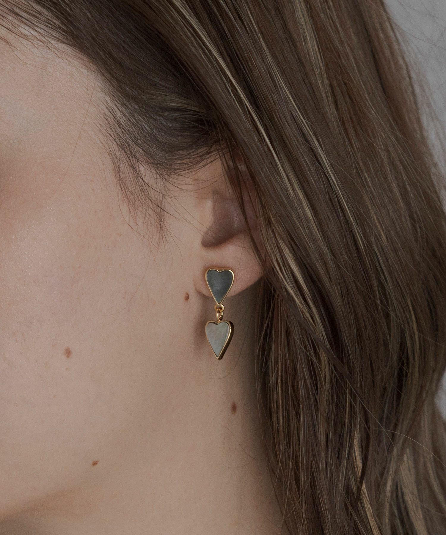 ダブルハートノワールシェル ピアス【JUNO PREMIUM】