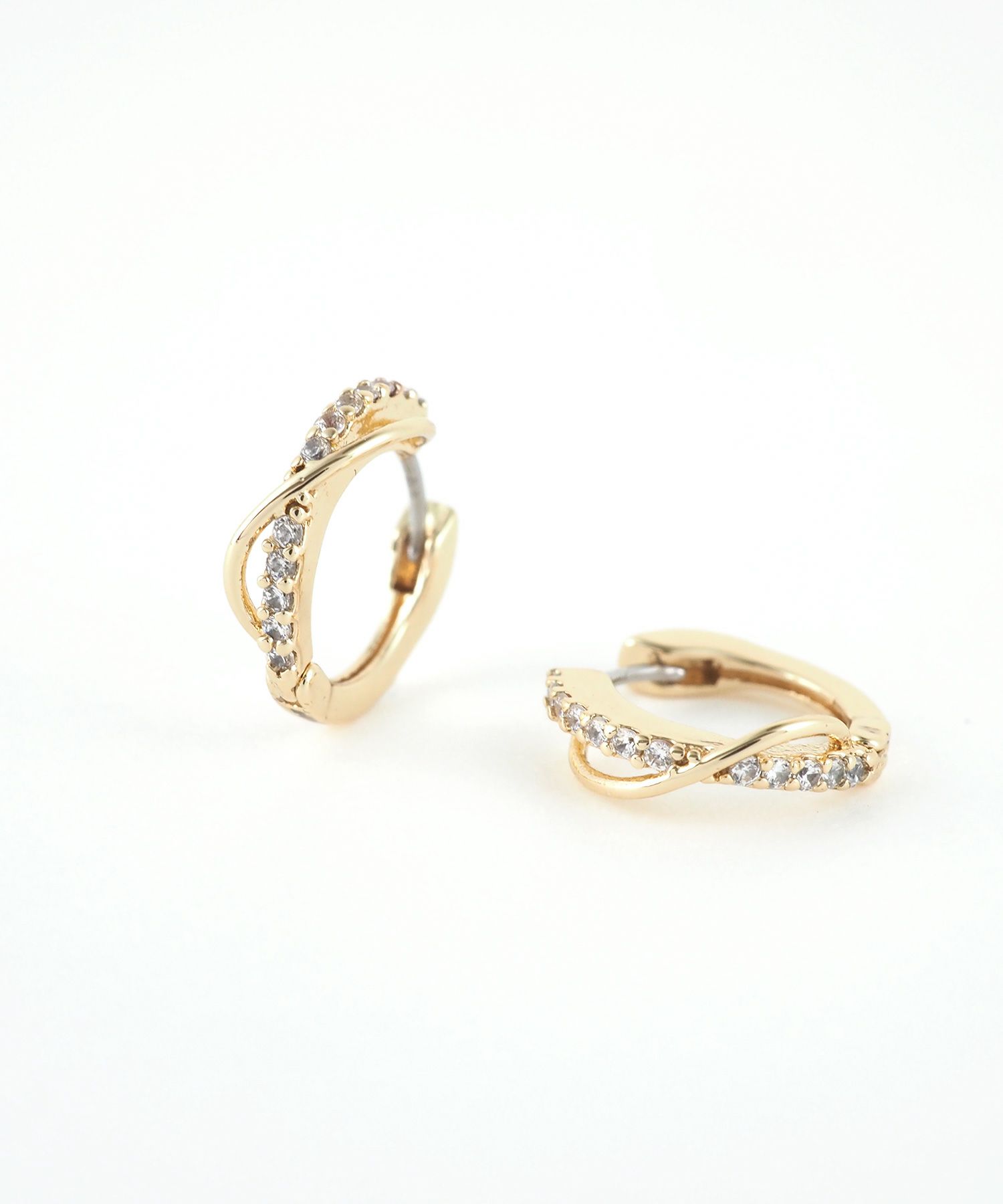 クロスキュービックフープステンレスポストピアス