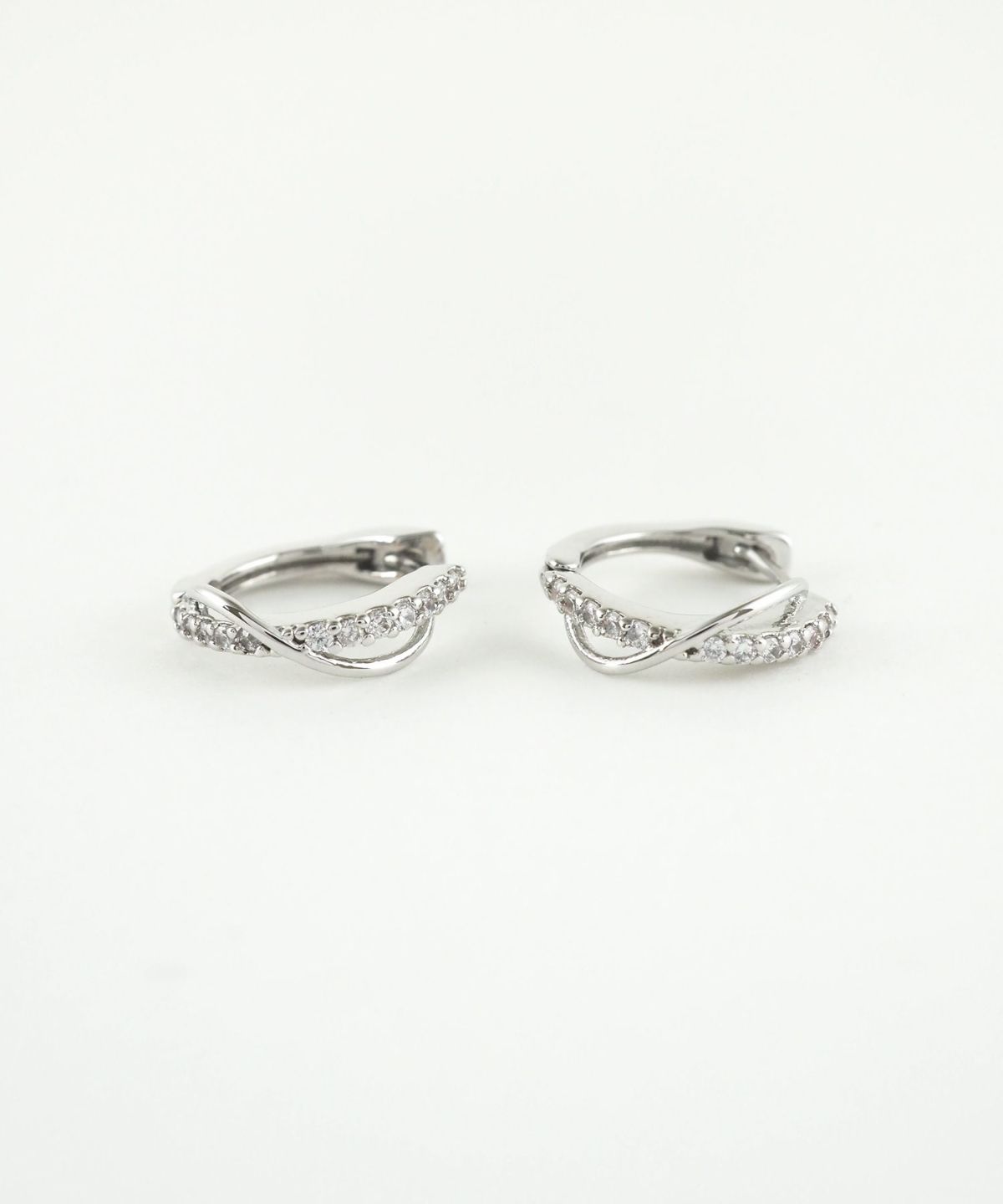 クロスキュービックフープステンレスポストピアス