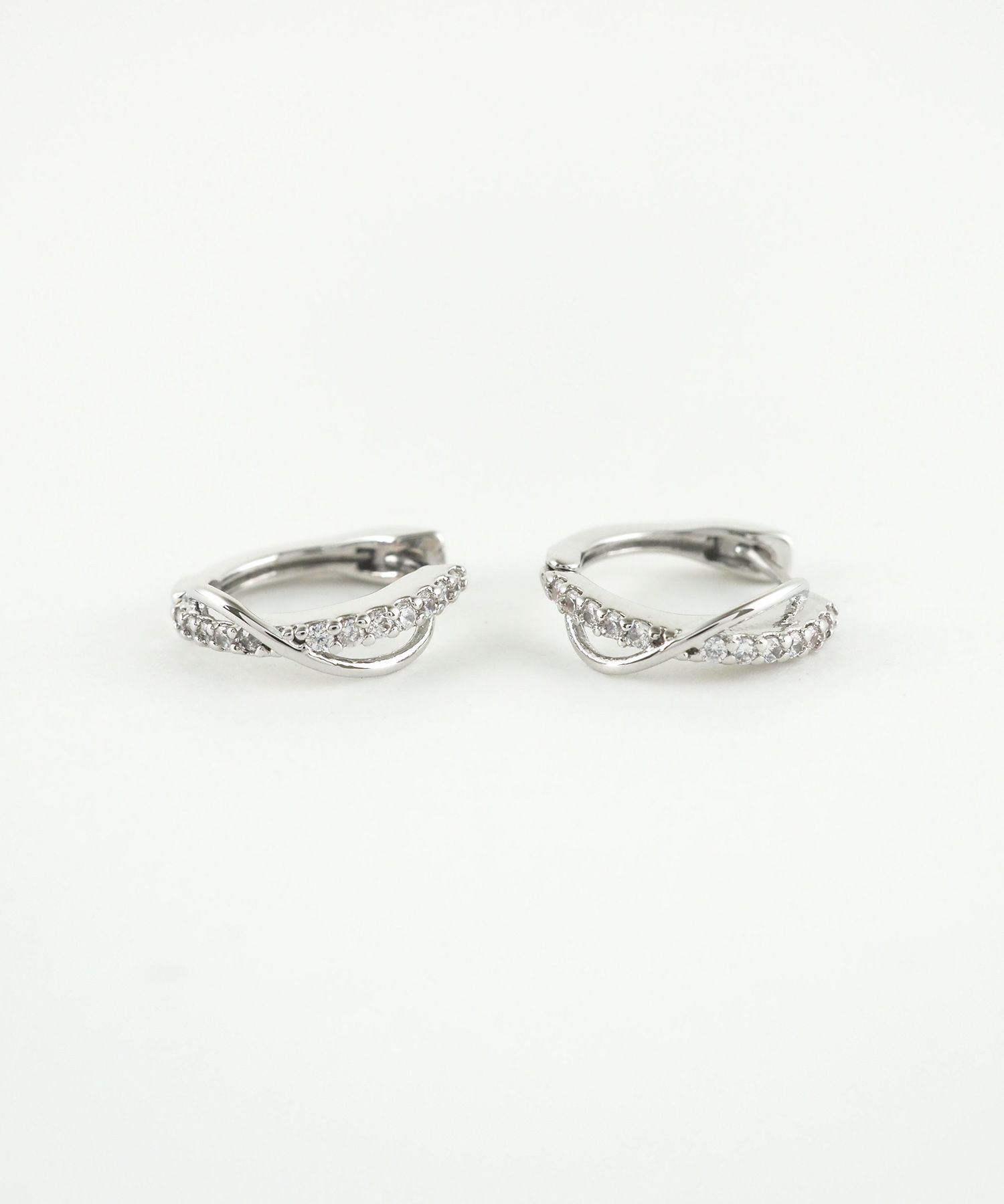 クロスキュービックフープステンレスポストピアス