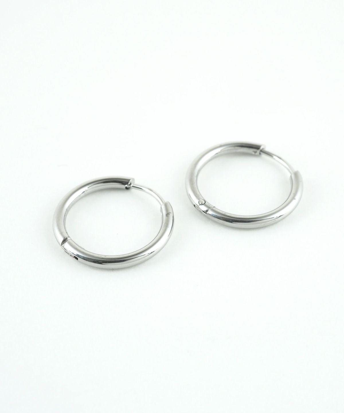 15mmシンプルスリムステンレスフープワンタッチピアス