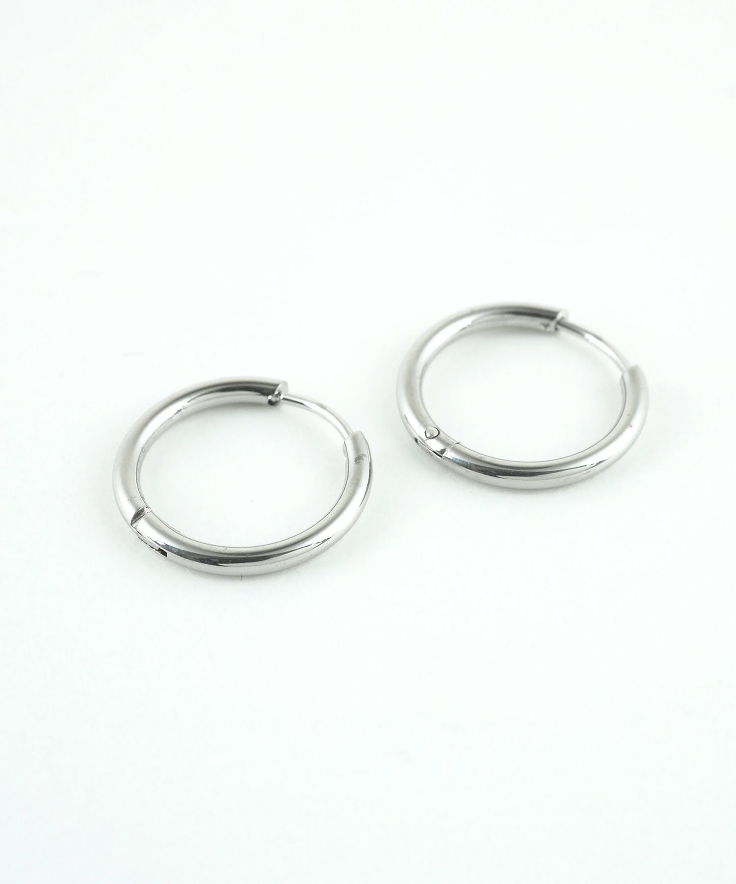 15mmシンプルスリムステンレスフープワンタッチピアス