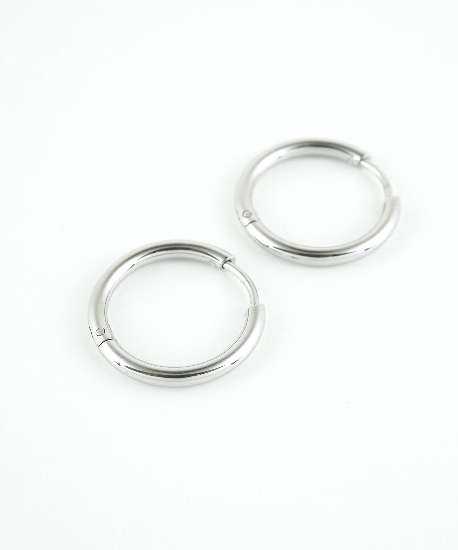 18mmシンプルステンレスフープワンタッチピアス