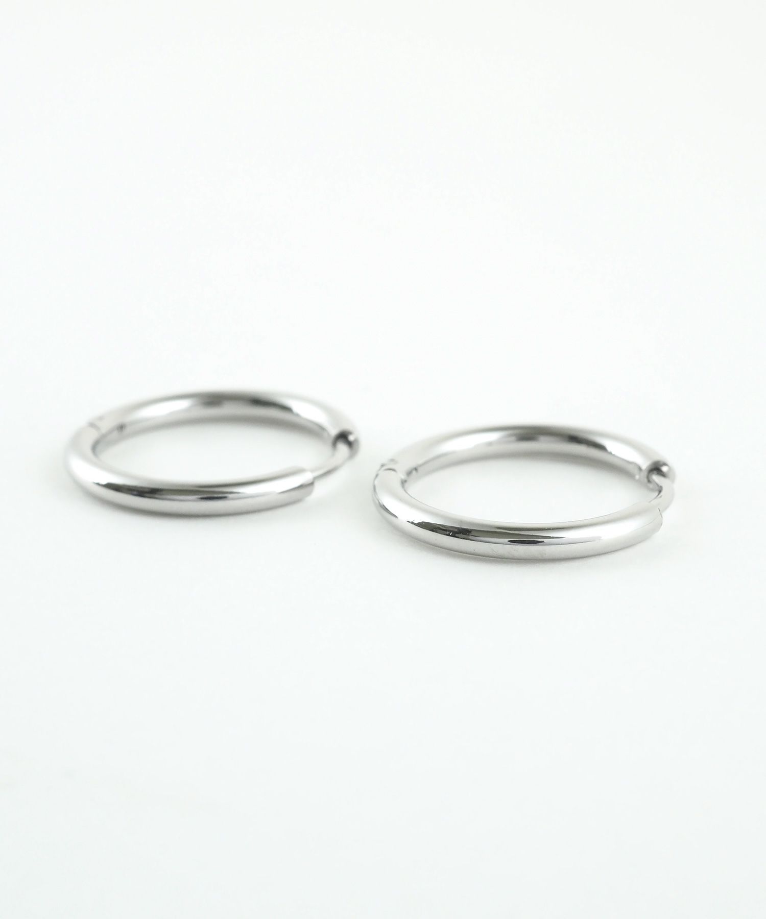 18mmシンプルステンレスフープワンタッチピアス