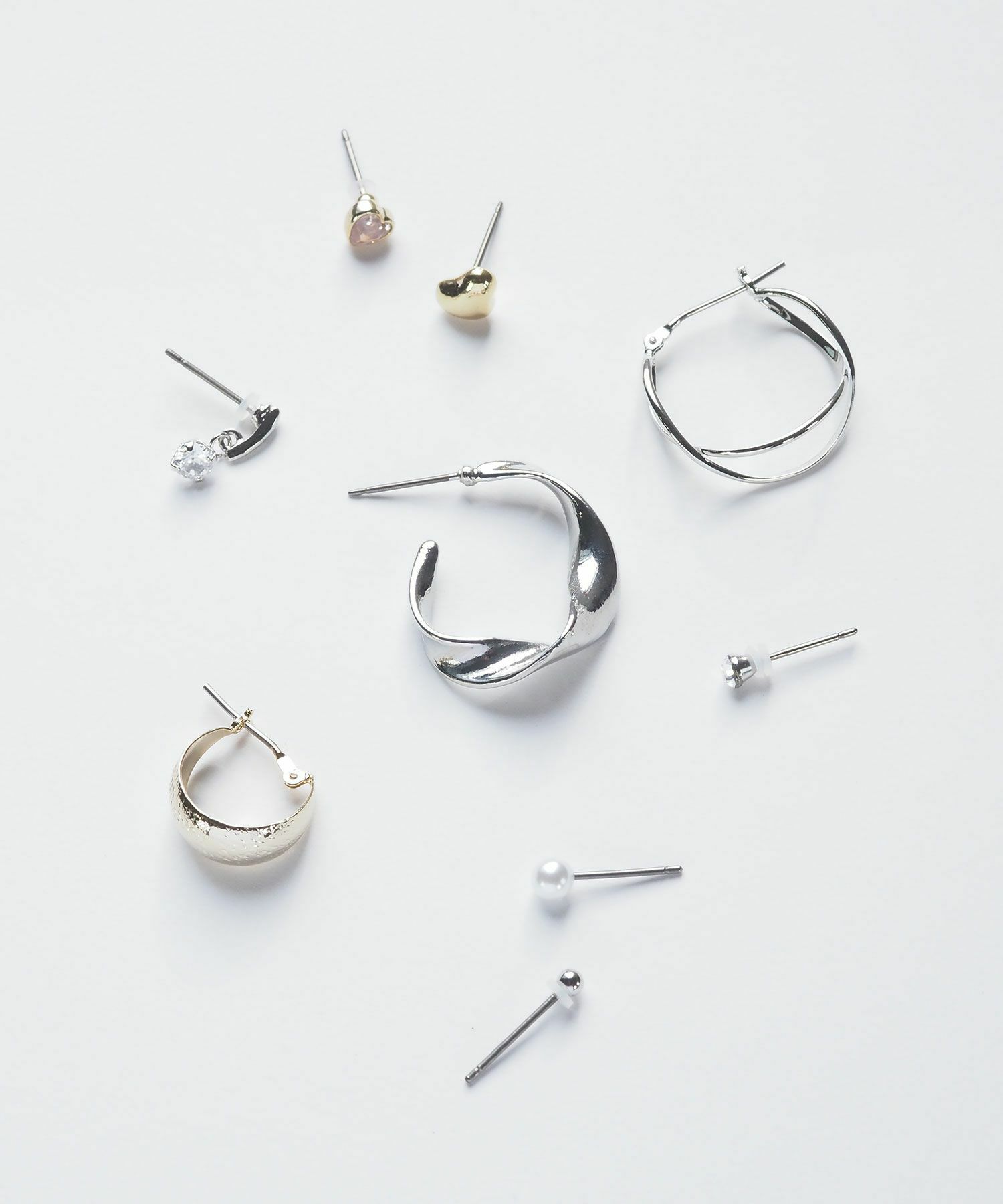 プチハートピュアチタンポストピアス【ISS】