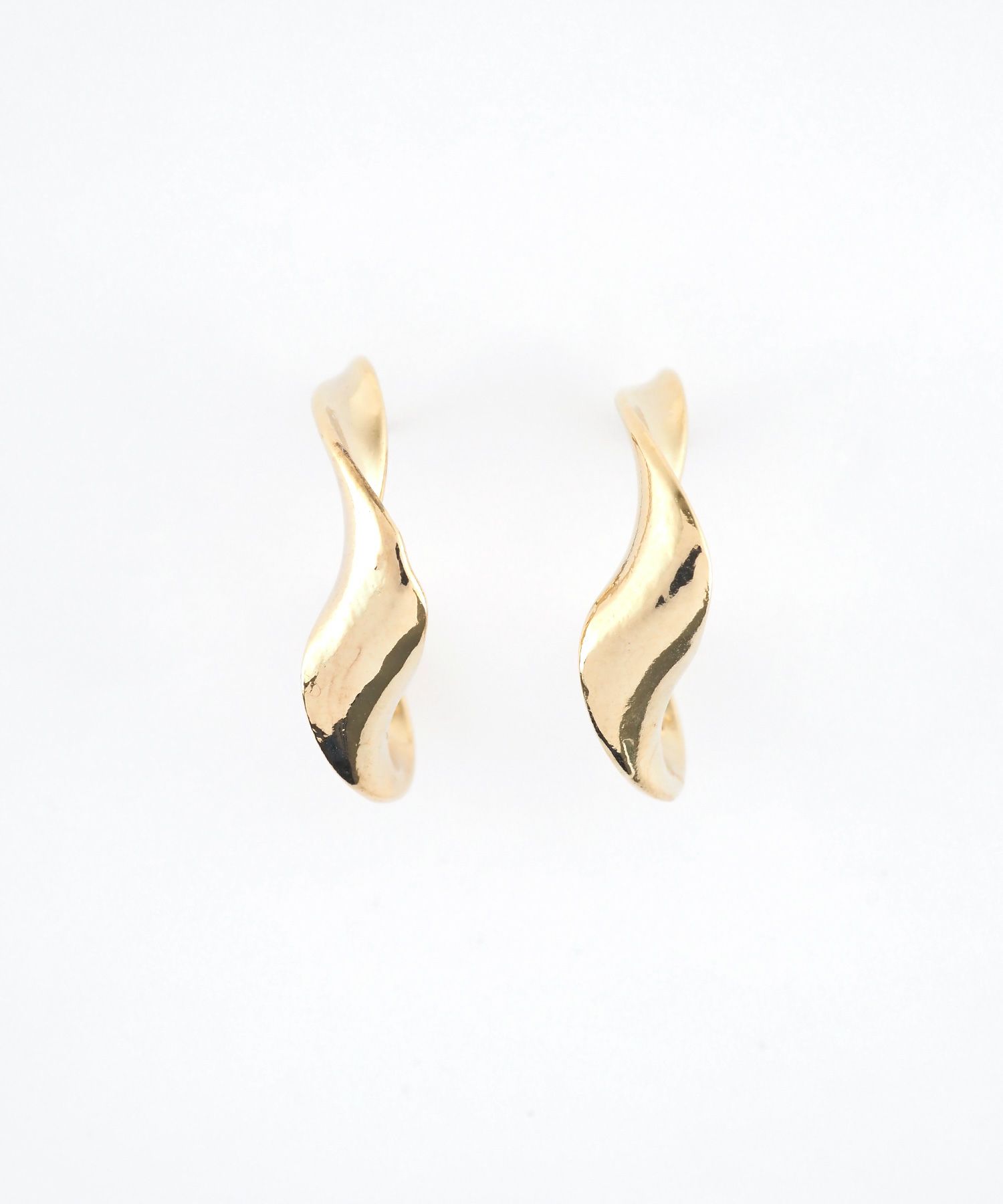 ツイストメタルピュアチタンポストピアス【ISS】